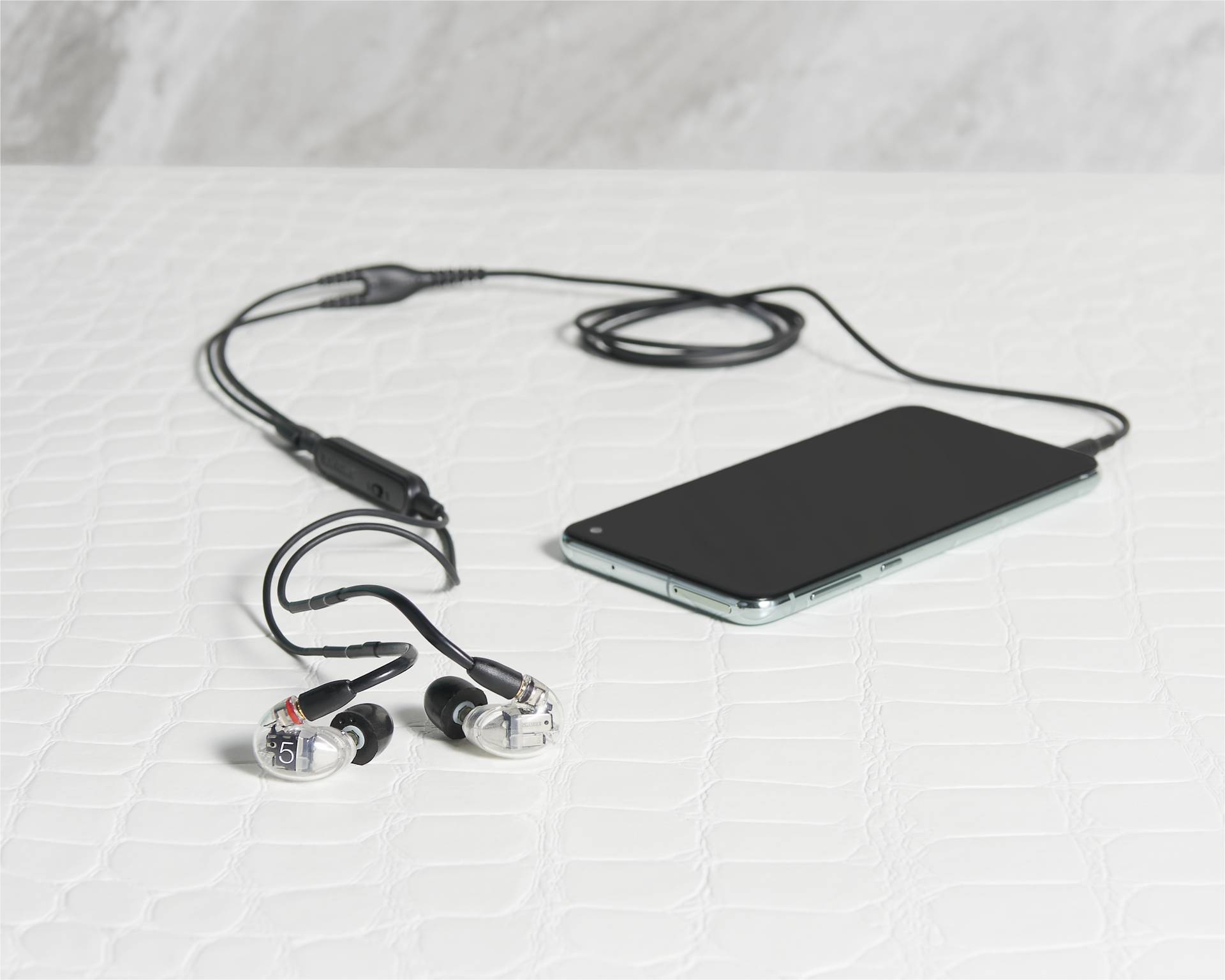 Shure AONIC 5 In Ear Kopfhörer kabelgebunden Transparent