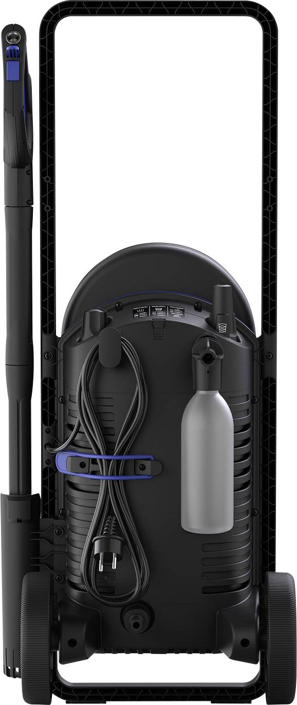 Rückansicht eines Hochdruckreinigers auf Rädern, mit geordnetem Kabel und Schlauch, an einem integrierten Griffgestell befestigt.