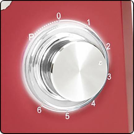 Roter Herdknopf mit Skala von 0 bis 6. Der Zeiger ist auf 0 eingestellt. Das Metall des Knopfes glänzt. Quadratisches Bild.