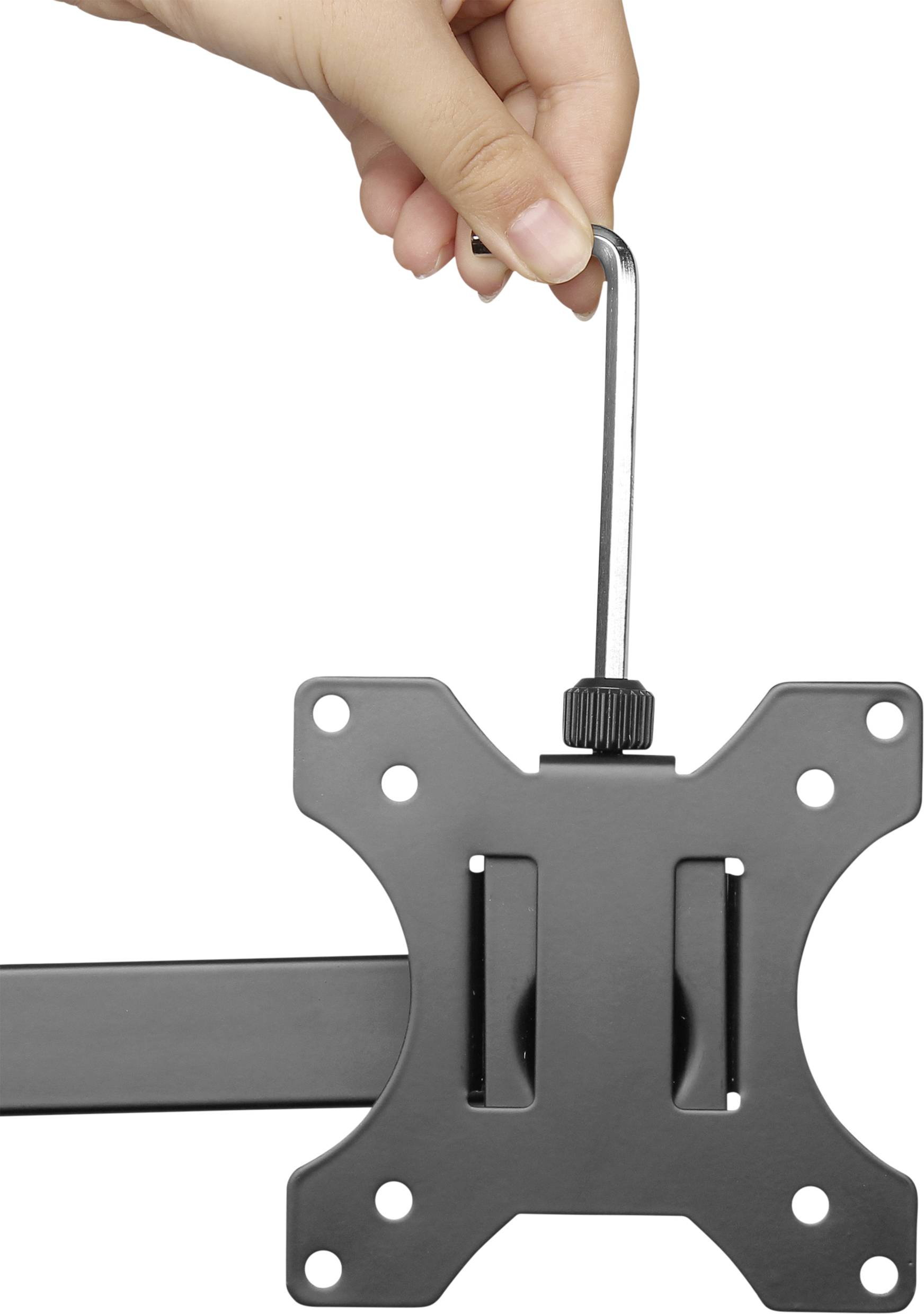 Hand justiert eine schwarze Metallhalterung mit einem Inbusschlüssel.