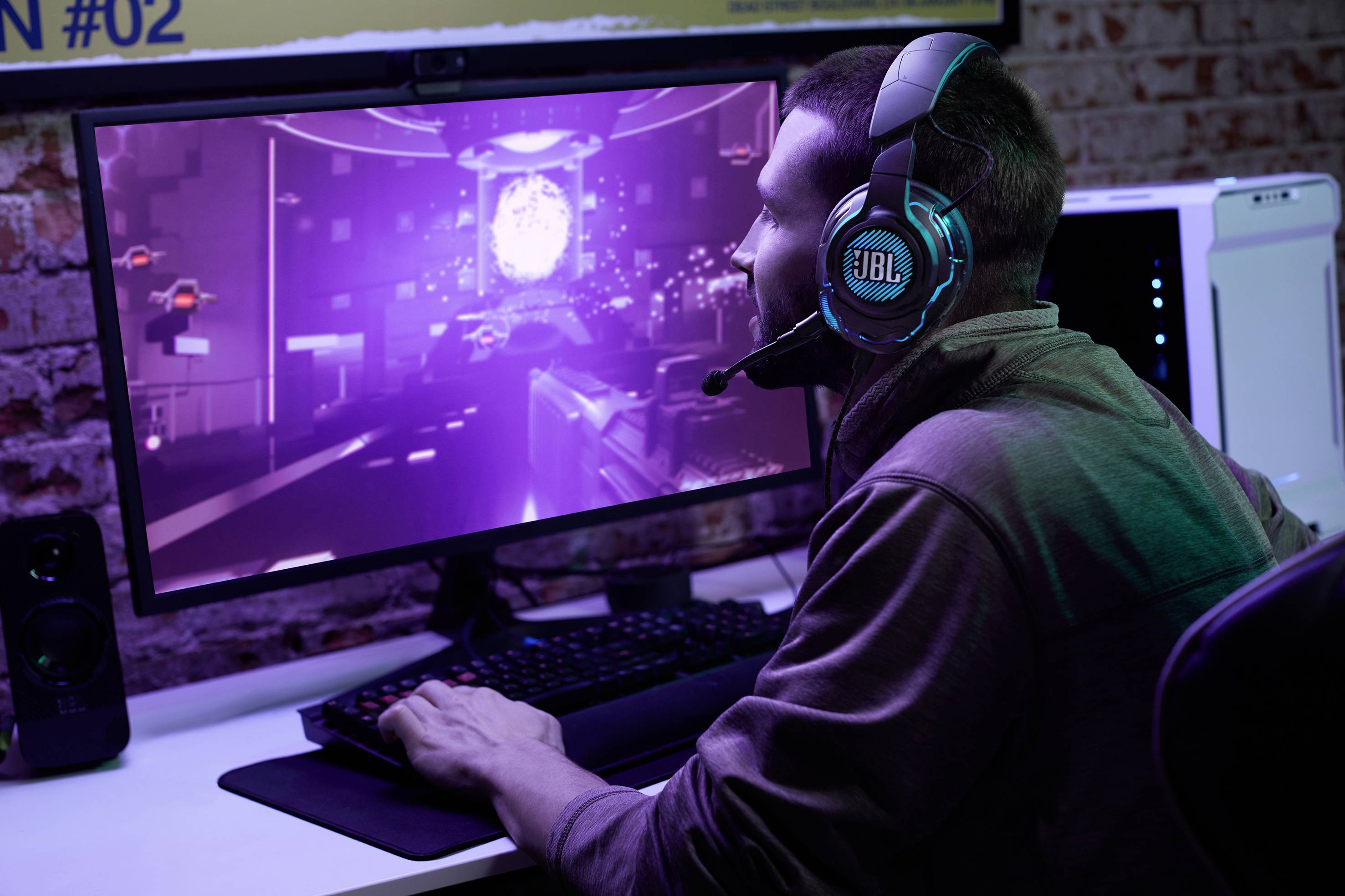 JBL QUANTUM ONE Over Ear Headset kabelgebunden Stereo Schwarz Mikrofon-Rauschunterdrückung, Noise Cancelling Lautstärkeregelung, Mikrofon-Stummscha