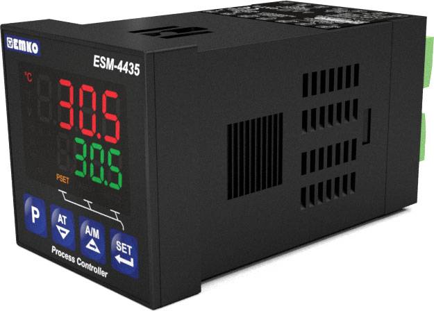 Ein Prozessregler mit Display zeigt '30,5 °C' und 'PRESET'. Modell 'ESM-4435'. Tasten für Einstellungen sind sichtbar.