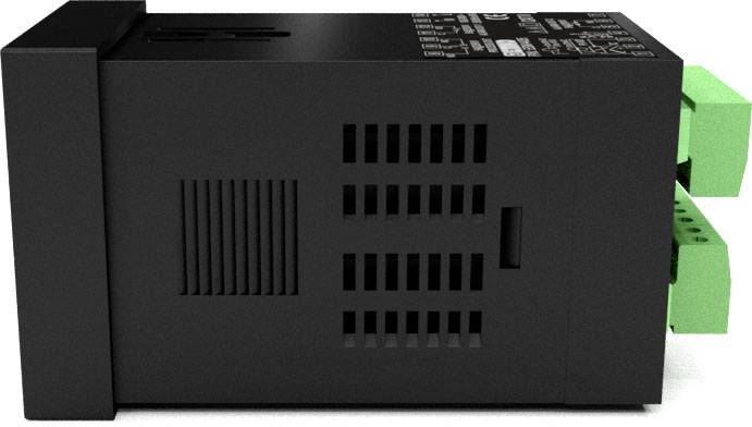 Ein schwarzes elektronisches Gerät mit mehreren Belüftungsschlitzen und grünen Anschlüssen auf der rechten Seite.