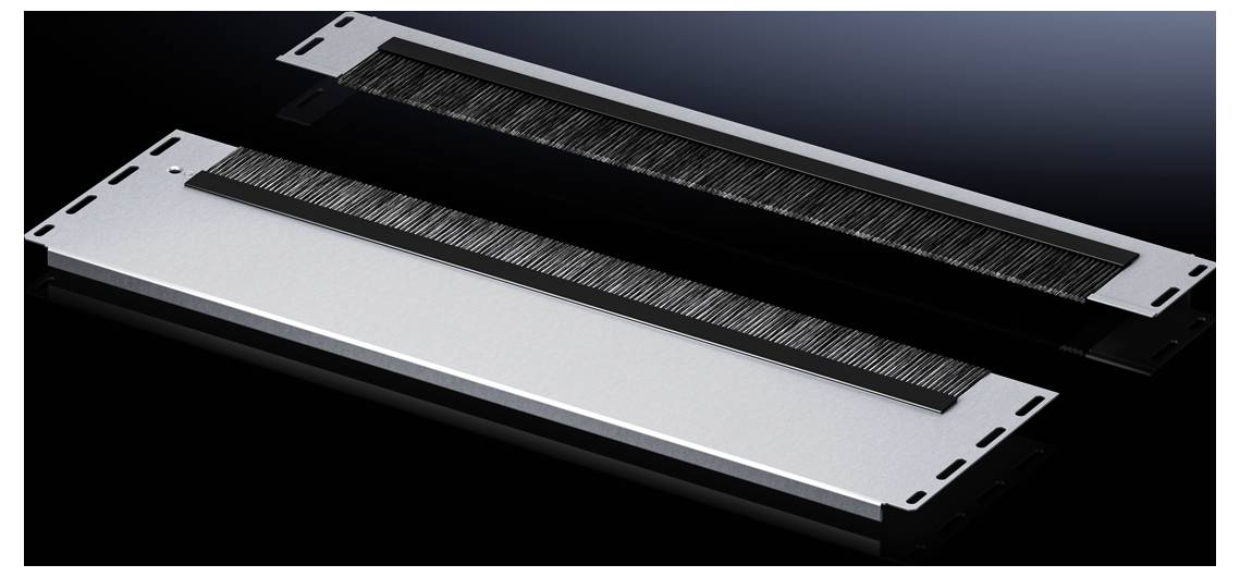 Zwei silberne Metallplatten mit langen, schmalen Borsten in der Mitte, vermutlich Abdeckungen für elektrische oder mechanische Systeme.