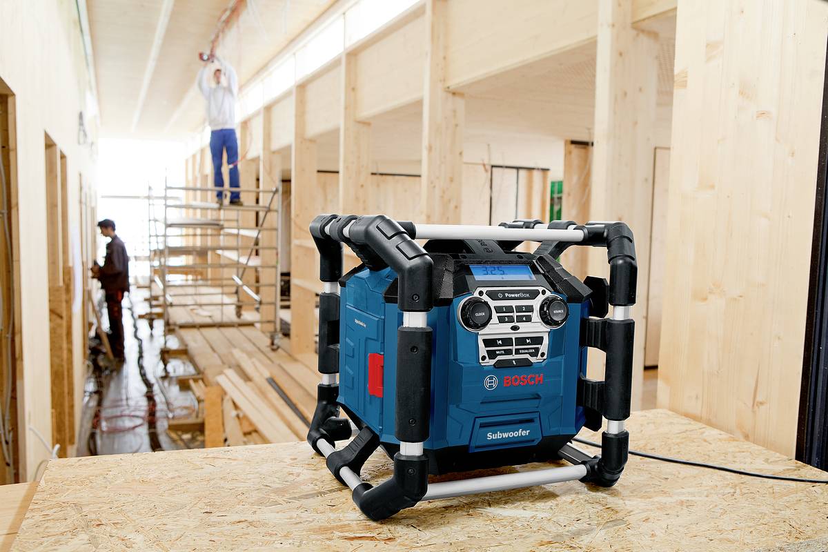 Bosch Professional GPB 18V-5 C Baustellenradio UKW Bluetooth®, AUX spritzwassergeschützt