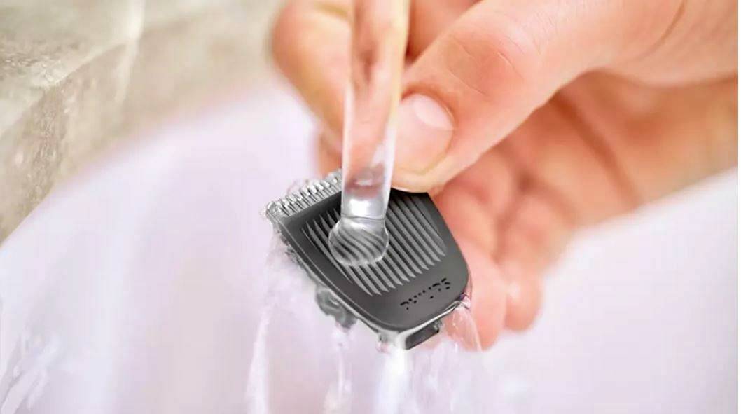 Philips Bodycare Black Bartschneider, Körperhaartrimmer, Ohr-, Nasenhaartrimmer, Präzisions Trimmer, Rasierer abwaschbar Schwarz