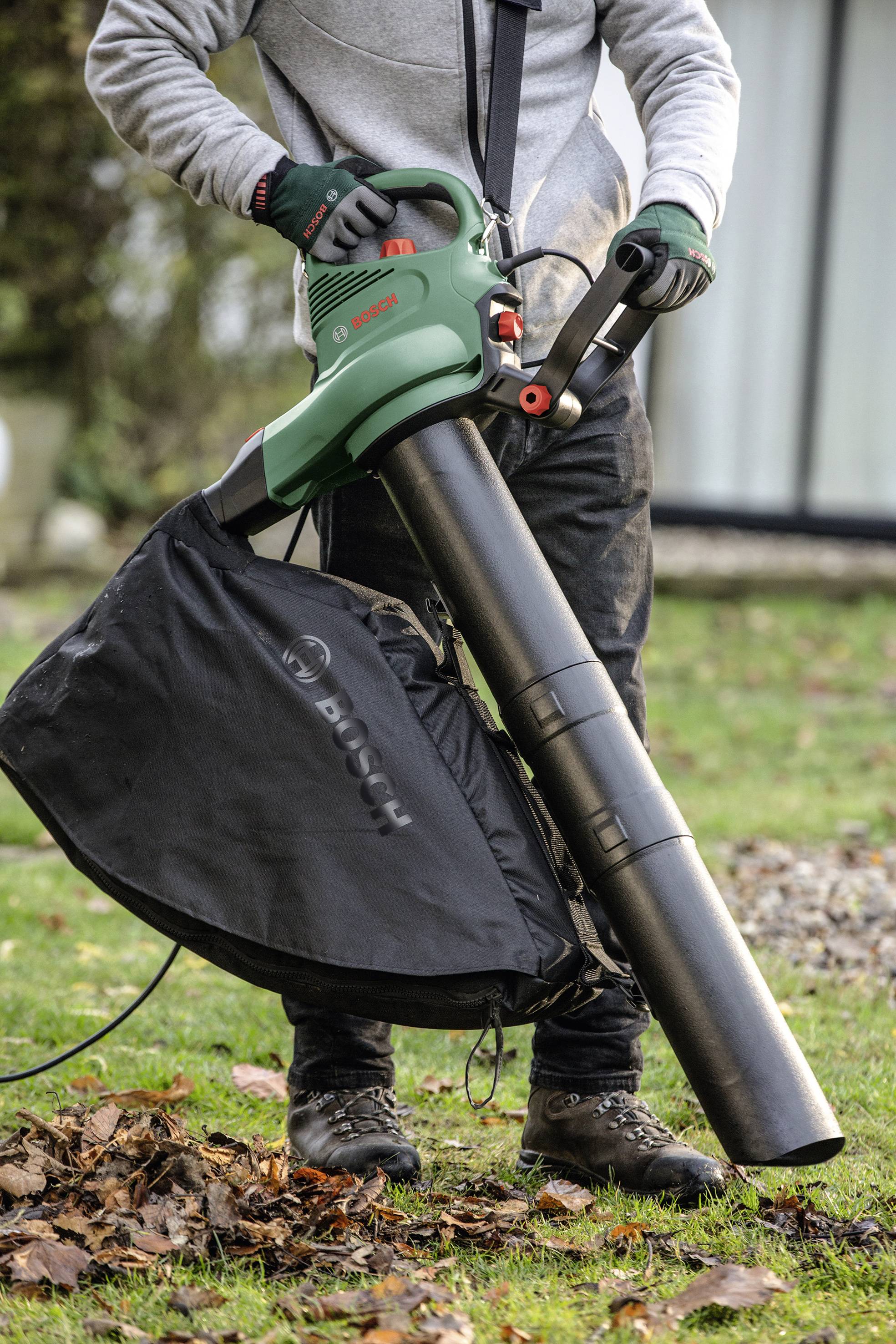 Bosch Home and Garden 06008B1001 UniversalGardenTidy 3000 Elektro Laubbläser, Laubsauger