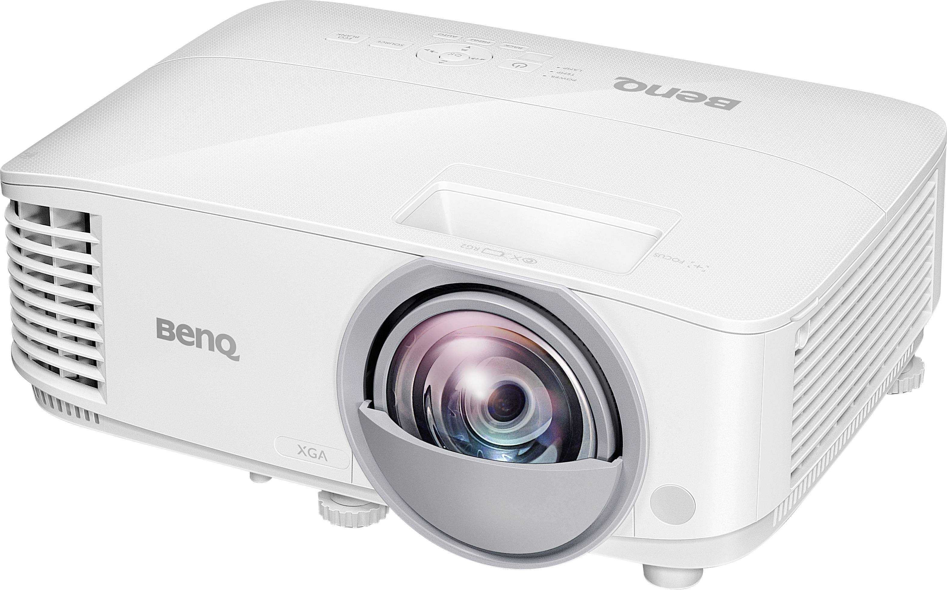 Ein weißer Projektor der Marke BenQ mit einem großen Objektiv und seitlichen Lüftungsschlitzen.
