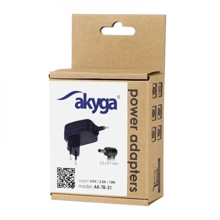 Braune Verpackung eines Netzteils der Marke 'akyga' mit Bild des Adapters, Modellnummer 'AK-TB-21', Ausgang 5V/2A/10W.