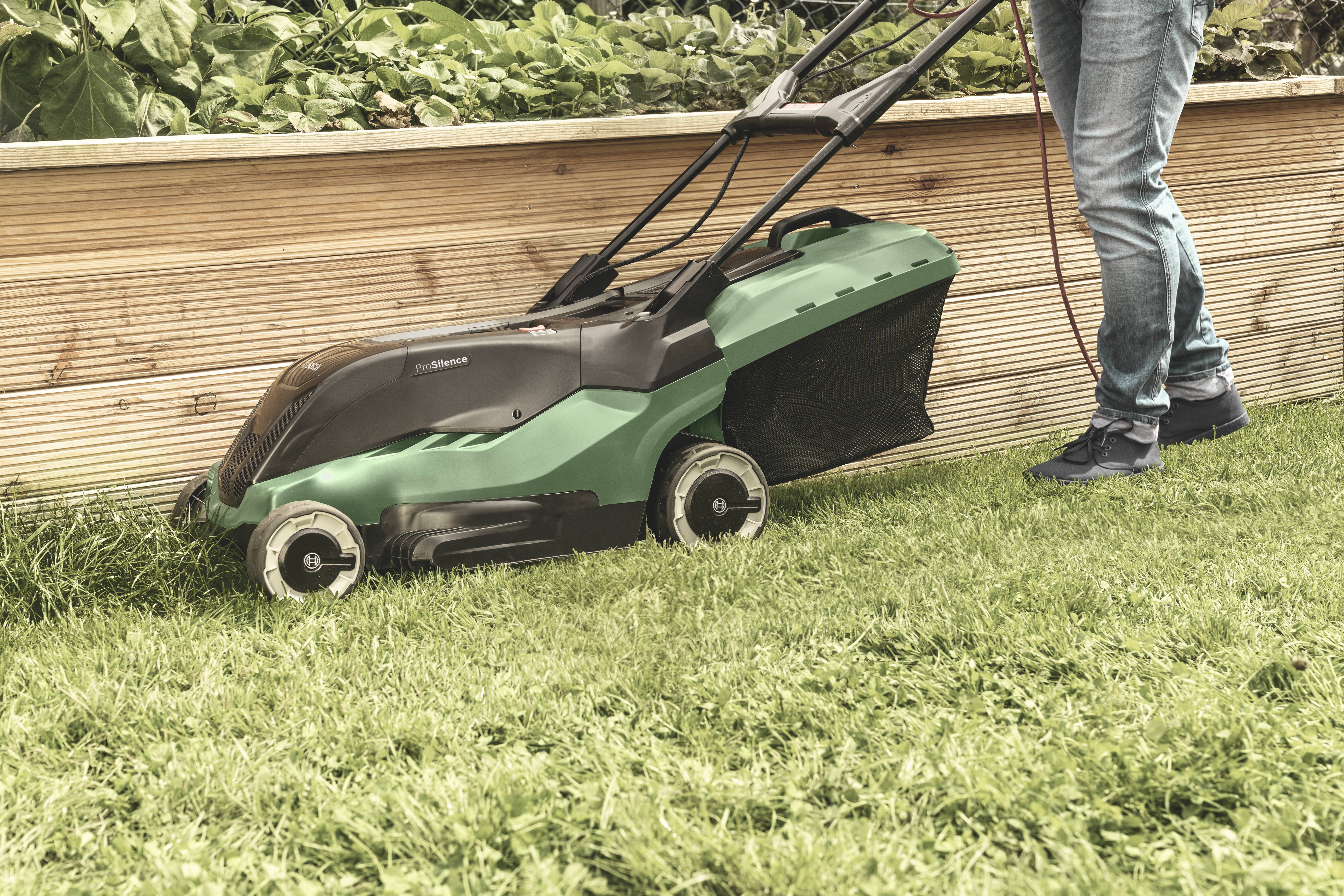 Bosch Home and Garden UniversalRotak 470 Elektro Rasenmäher 1400 W Schnittbreite (max.) 36 cm