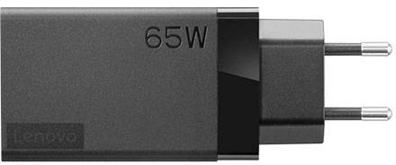 Ein schwarzes Lenovo 65W-Ladegerät mit europäischem Stecker, horizontal ausgerichtet.