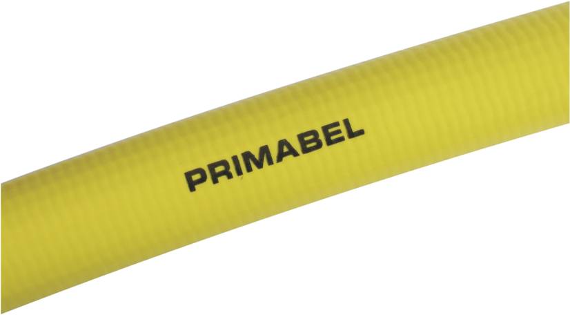 Ein gelber Schlauch mit der Aufschrift 'PRIMABEL', zeigt ein Stück flexibles Material, möglicherweise für Garten- oder Industriezwecke.