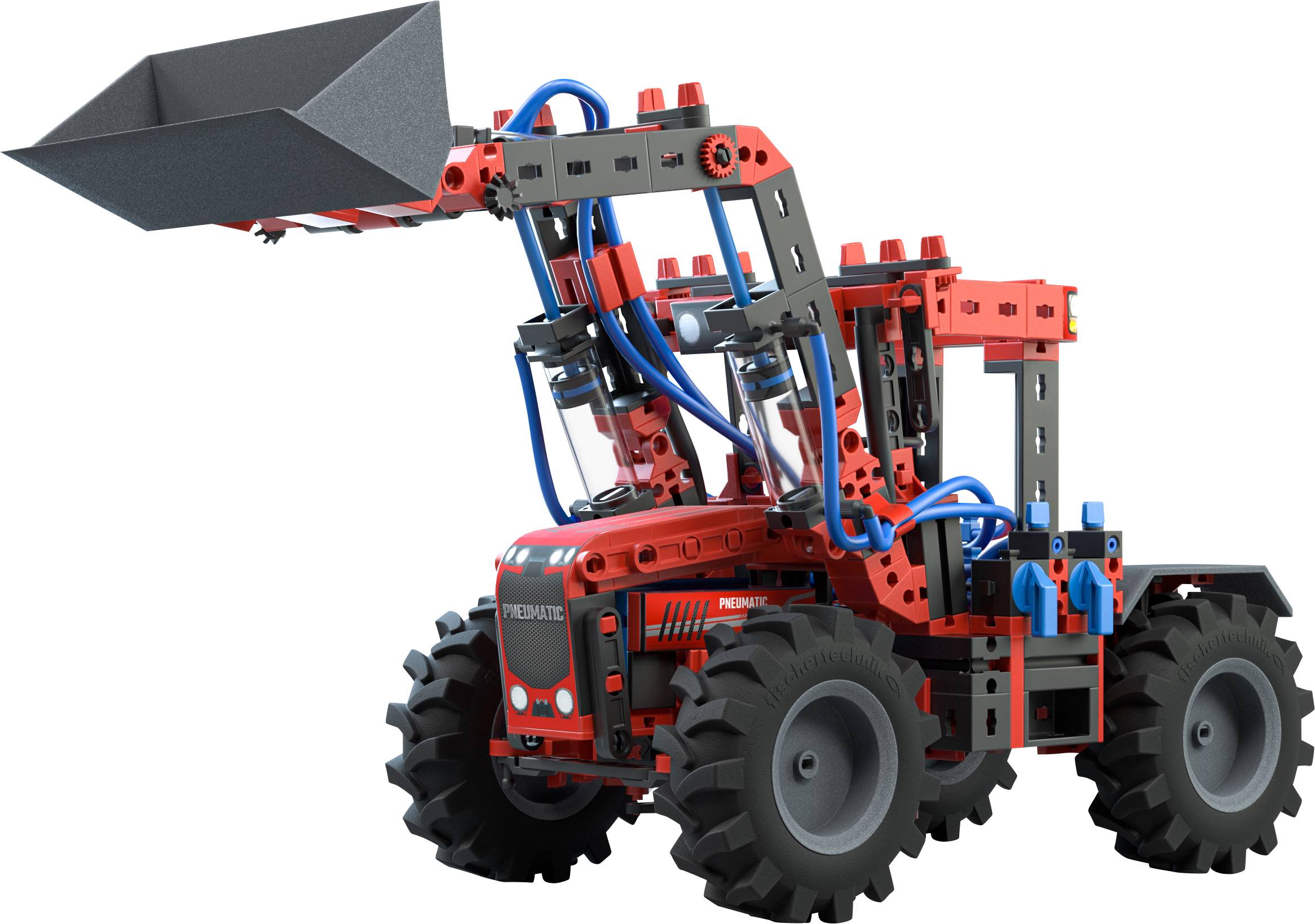 Ein roter Modelltraktor aus LEGO mit beweglichem Frontlader und blauen Schläuchen, der in einer aufrechten Position dargestellt ist.