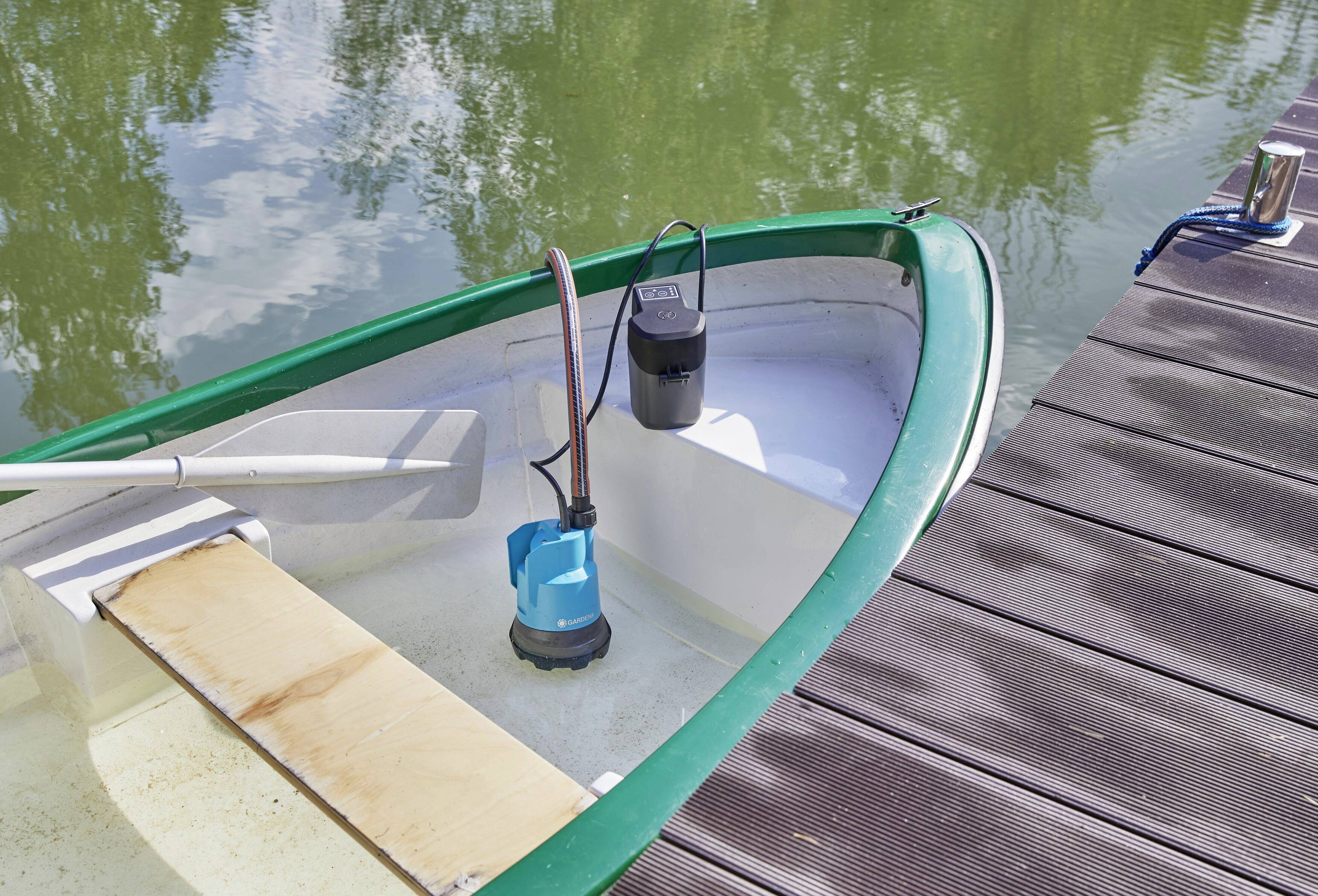 GARDENA 14600-66 2000/2 18V P4 Klarwasser-Tauchpumpe 2000 l/h