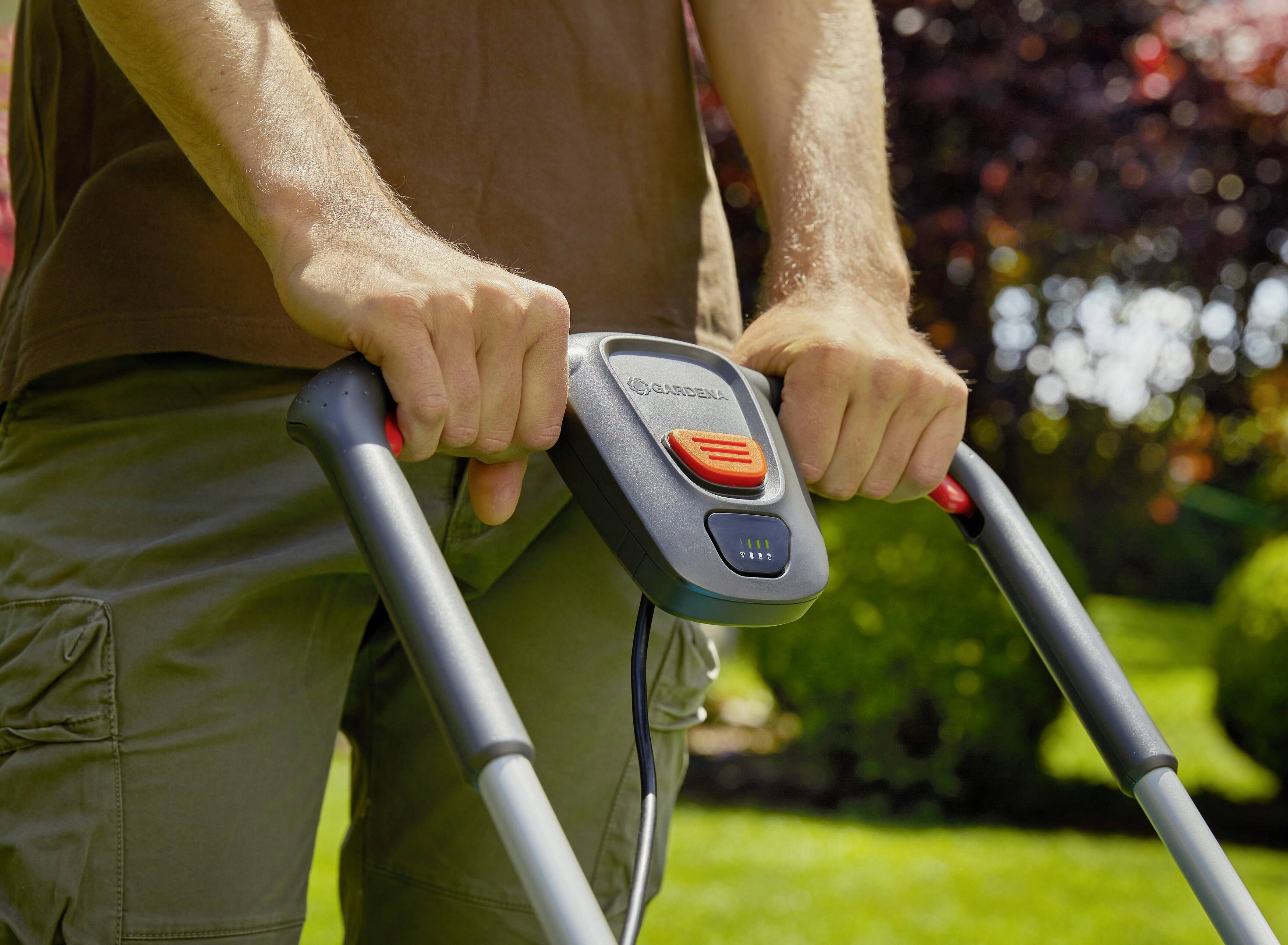 GARDENA PowerMax 32/36V P4A Ready-To-Use-Set Akku Rasenmäher inkl. 2. Akku, inkl. Ladegerät, mit Ra