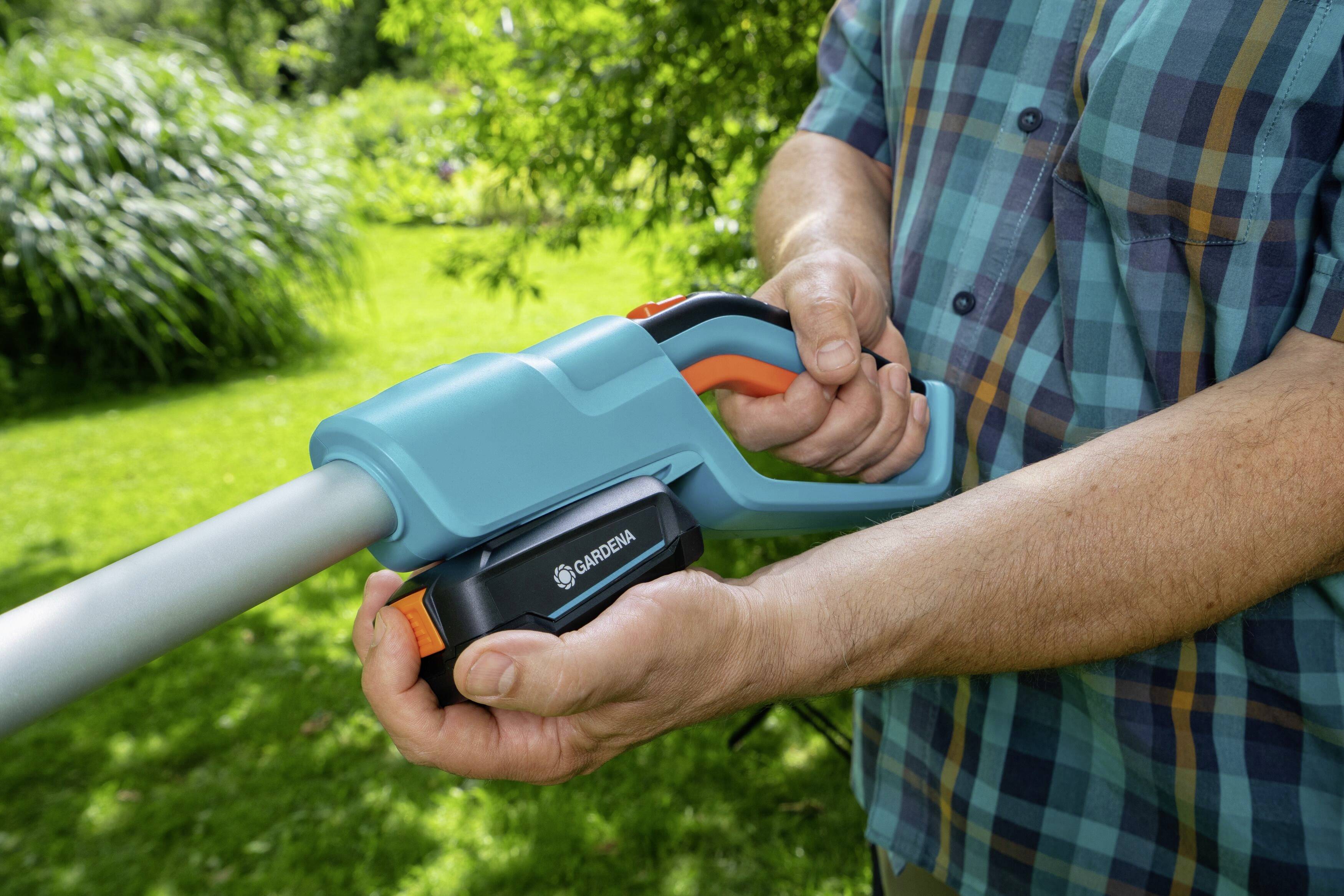 GARDENA THS 42/18V P4solo Akku Teleskop-Heckenschere ohne Akku 18V Li-Ion