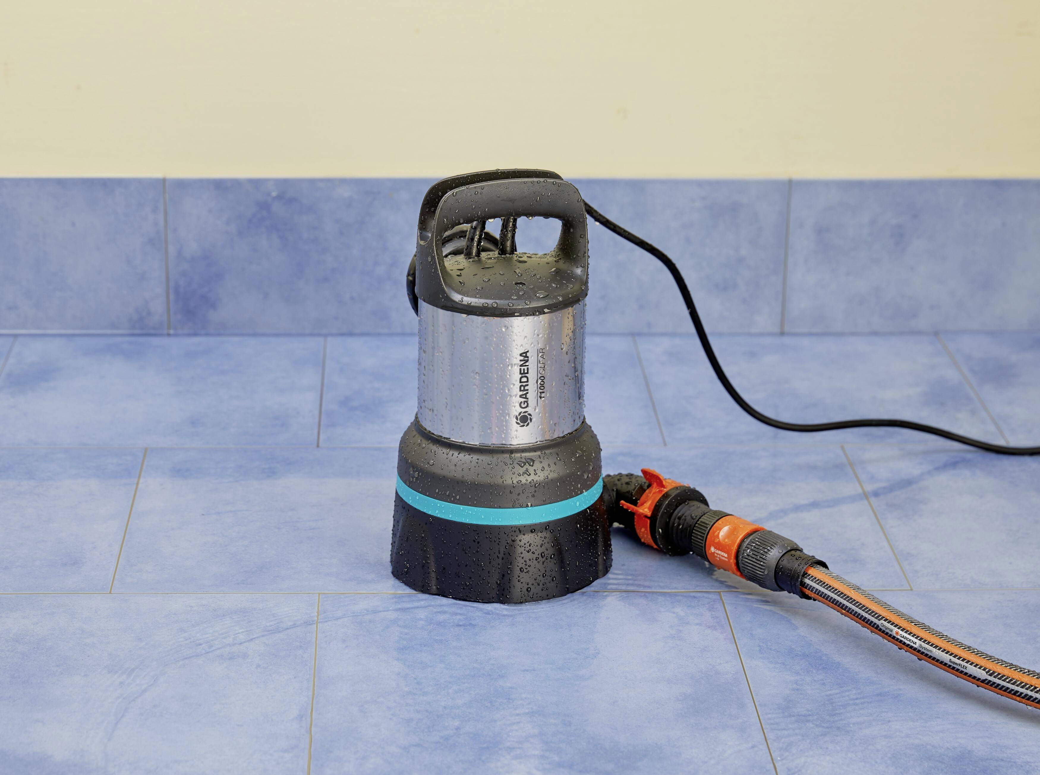 GARDENA 09032-61 11000 Klarwasser-Tauchpumpe 11.000 l/h 7m