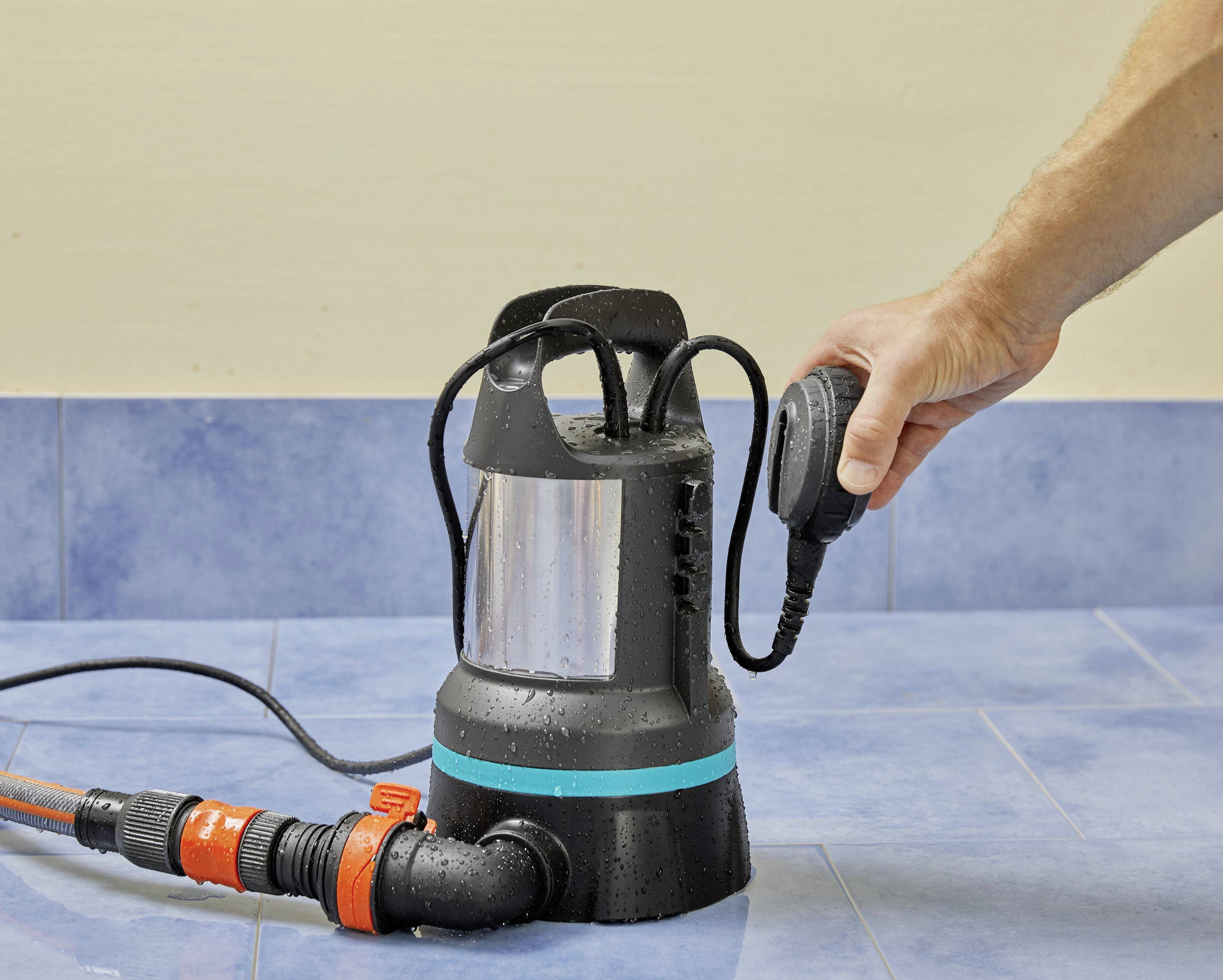 GARDENA 09032-61 11000 Klarwasser-Tauchpumpe 11.000 l/h 7m