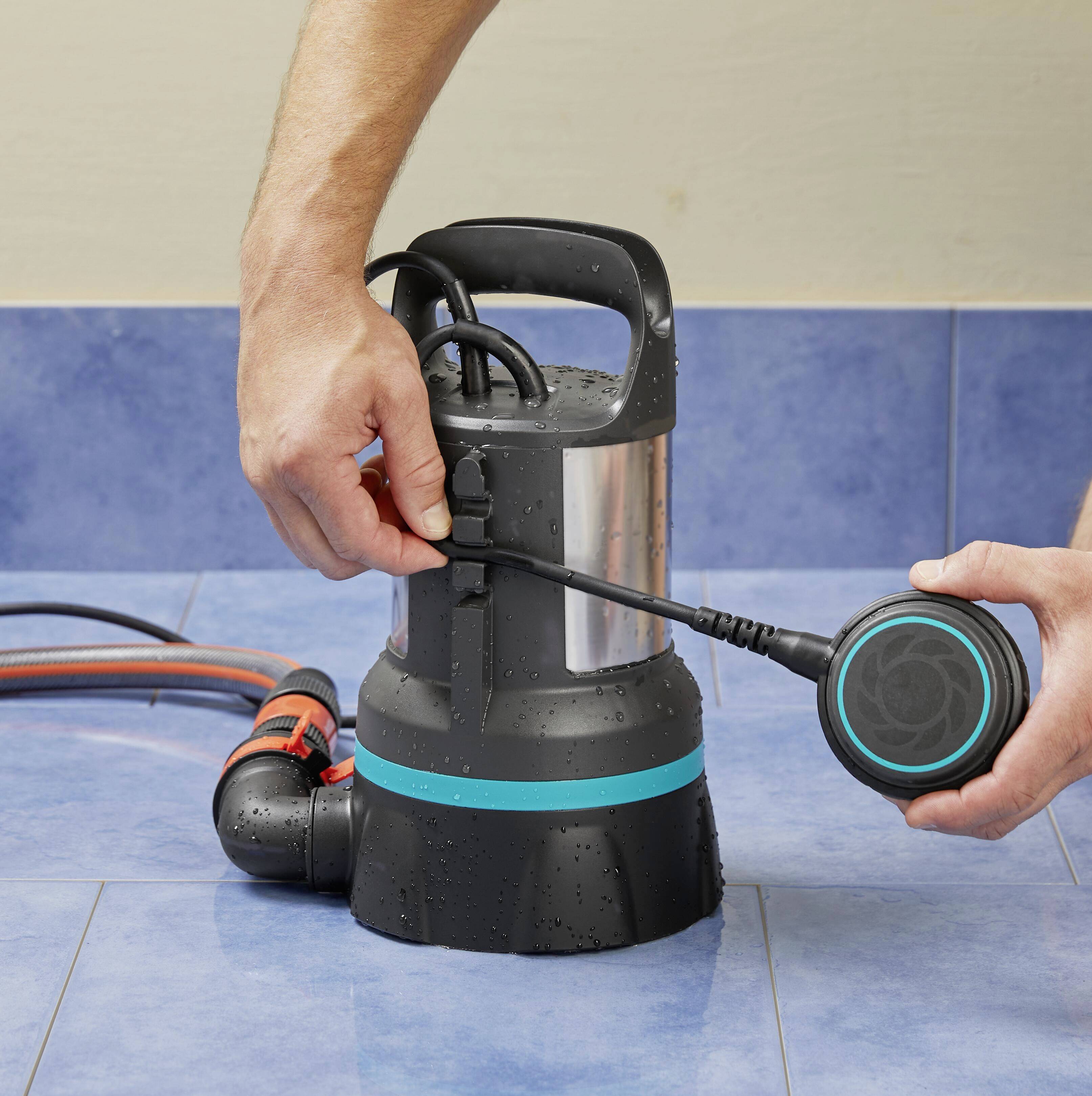 GARDENA 09032-61 11000 Klarwasser-Tauchpumpe 11.000 l/h 7m