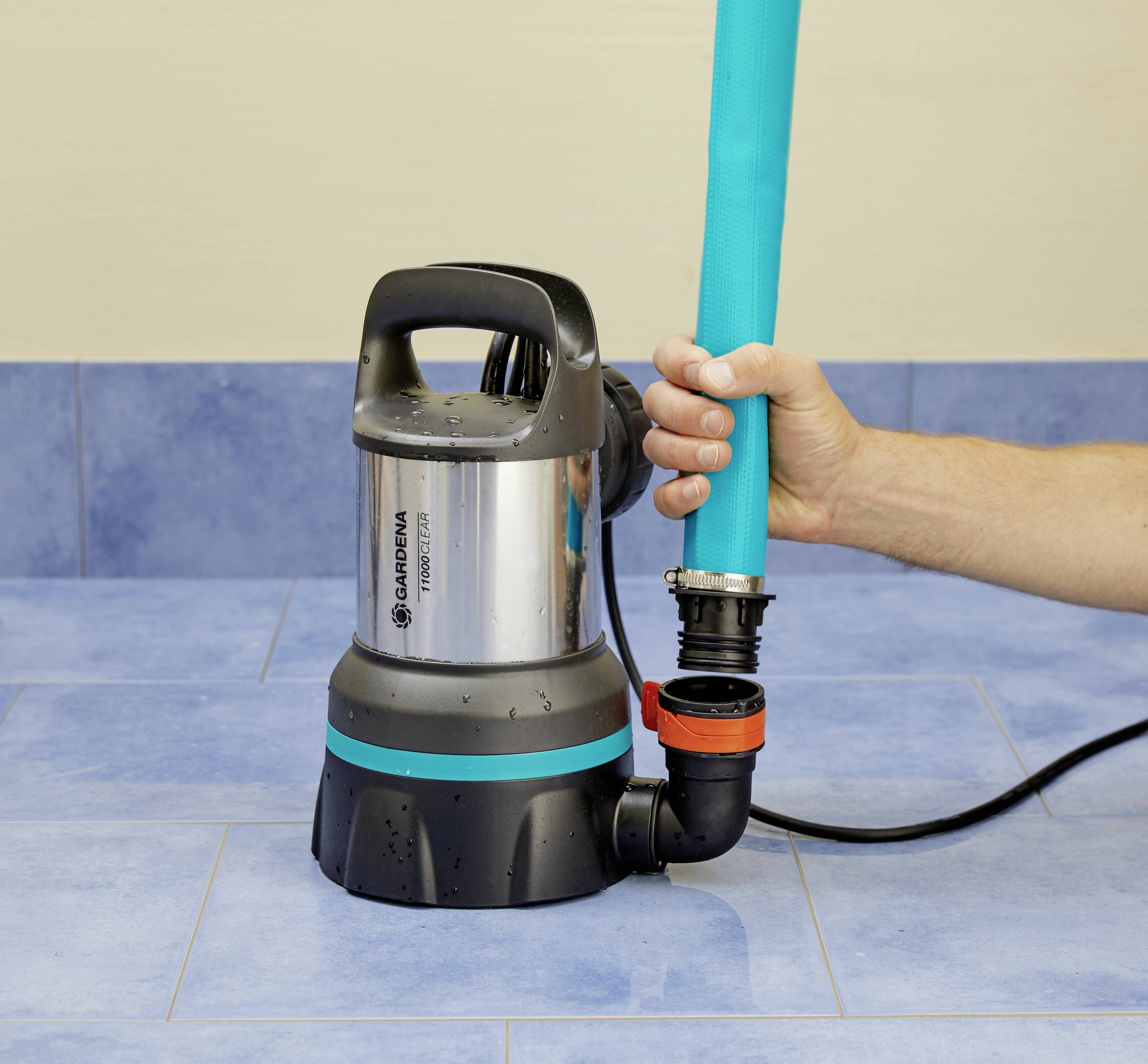 GARDENA 09032-61 11000 Klarwasser-Tauchpumpe 11.000 l/h 7m