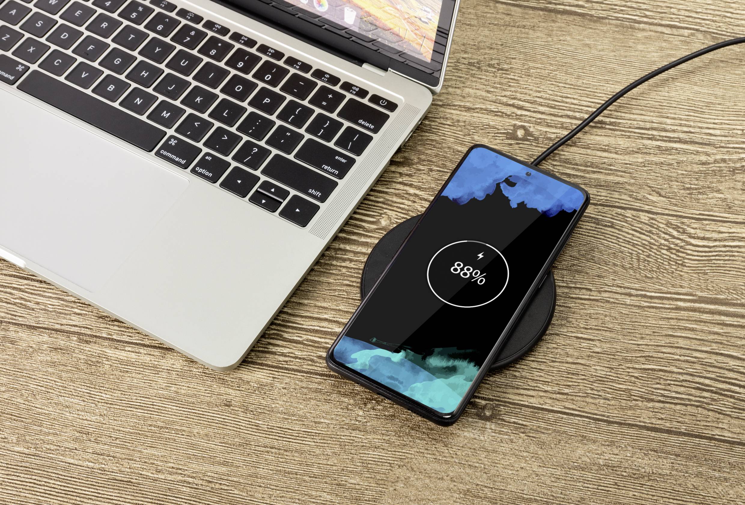 VOLTCRAFT Induktions-Ladegerät 1670mA QI-36 VC-11780510 Ausgänge Induktionslade-Standard Schwarz