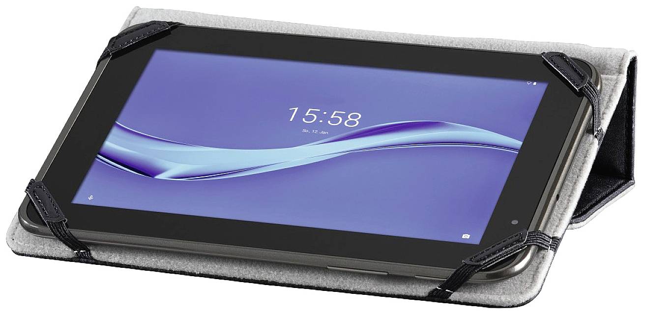 Ein Tablet in einer grauen Schutzhülle zeigt die Zeit '15:58' auf dem Bildschirm, platziert auf einem Tisch.