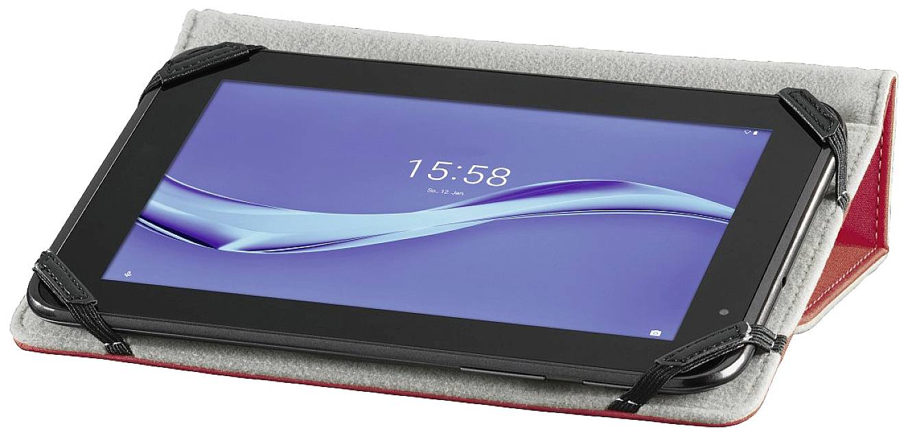 Ein Tablet liegt in einer roten Schutzhülle, auf dem Bildschirm wird die Uhrzeit '15:58' angezeigt.