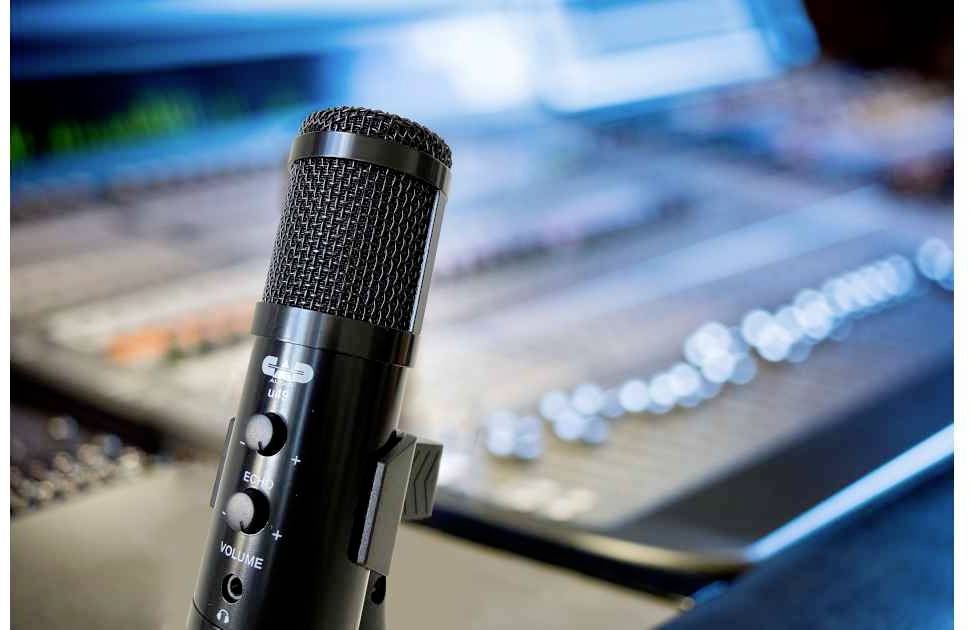 CAD Audio U49 - USB Side Address Studio Mic Sprach-Mikrofon inkl. Stativ