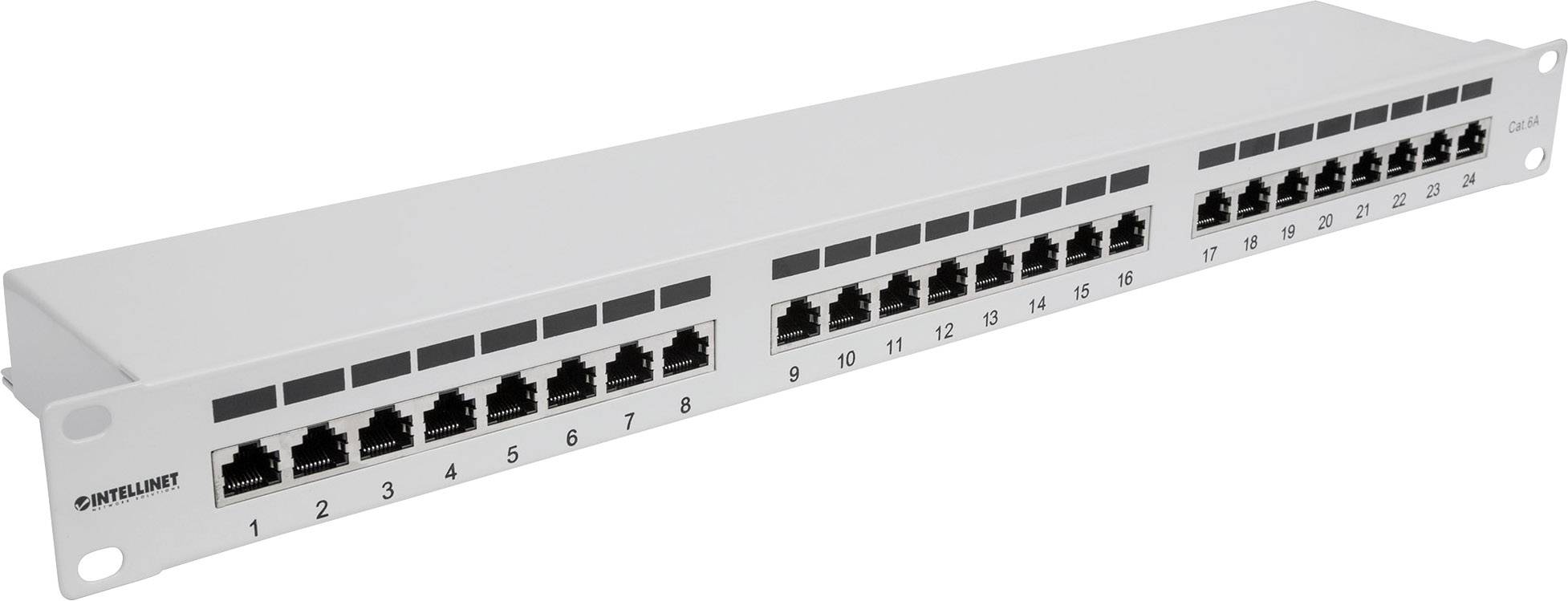 Ein Patchpanel mit 24 RJ45-Netzwerkanschlüssen, nummeriert von 1 bis 24, wird für das Organisieren von Kabelverbindungen in einem Netzwerkschrank verwendet.