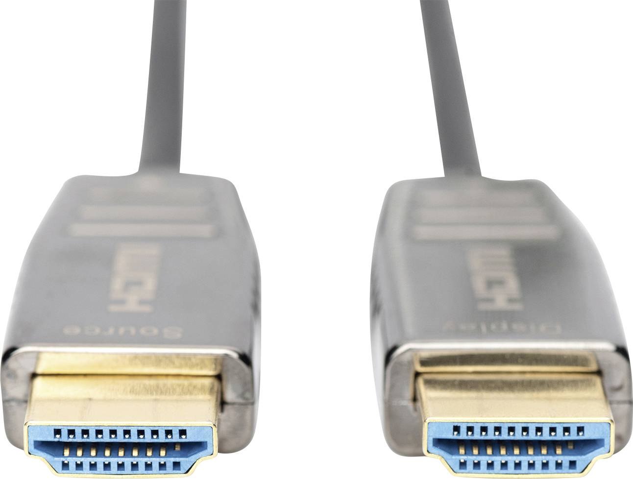 Zwei HDMI-Kabel mit goldenen Anschlüssen nebeneinander. Die Kabel sind für die Übertragung von Audio- und Videosignalen gedacht.