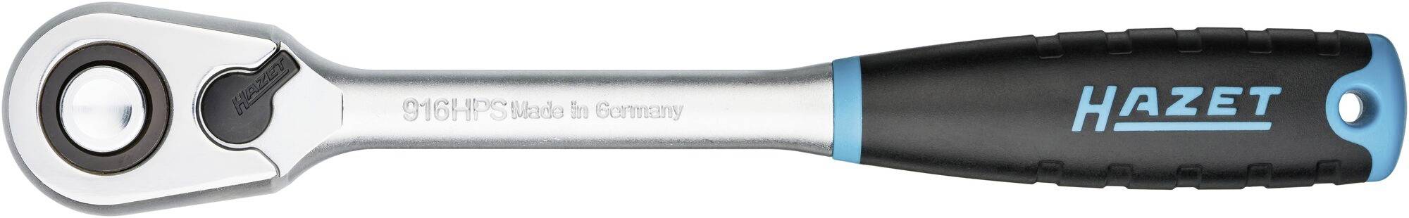 Ratsche von Hazet mit ergonomischem Griff, Beschriftung 'Made in Germany', silberner Körper mit blau-schwarzem Griff.