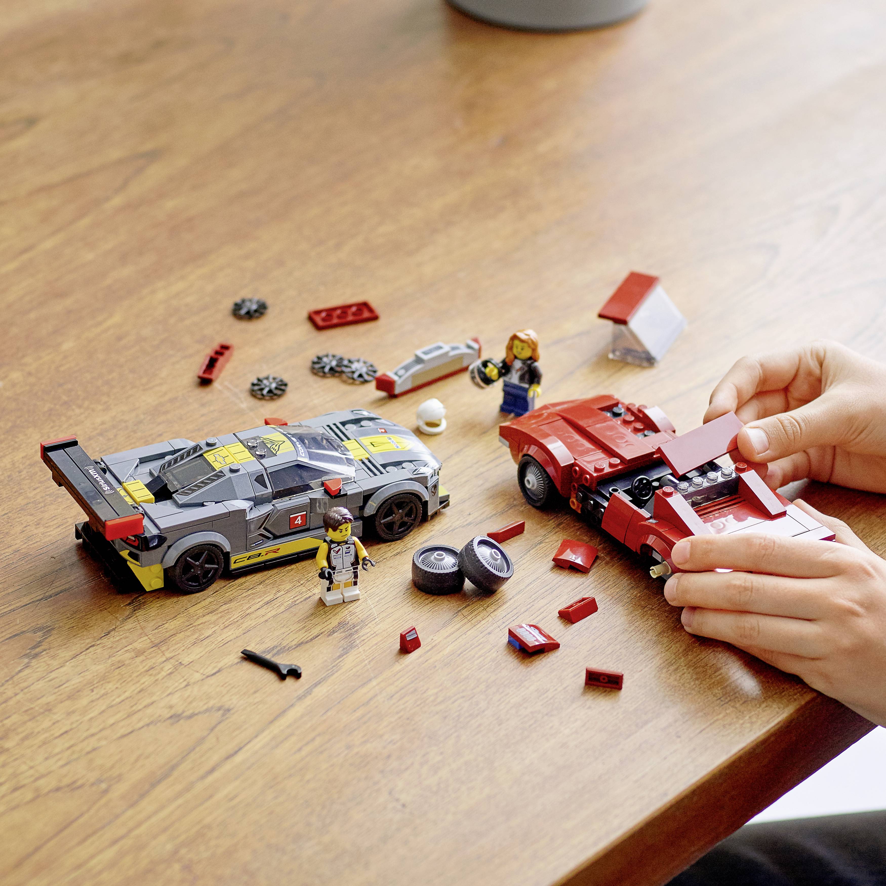 76903 LEGO® SPEED CHAMPIONS Chevrolet Corvette C8.R & 1968 Chevrolet Corvette