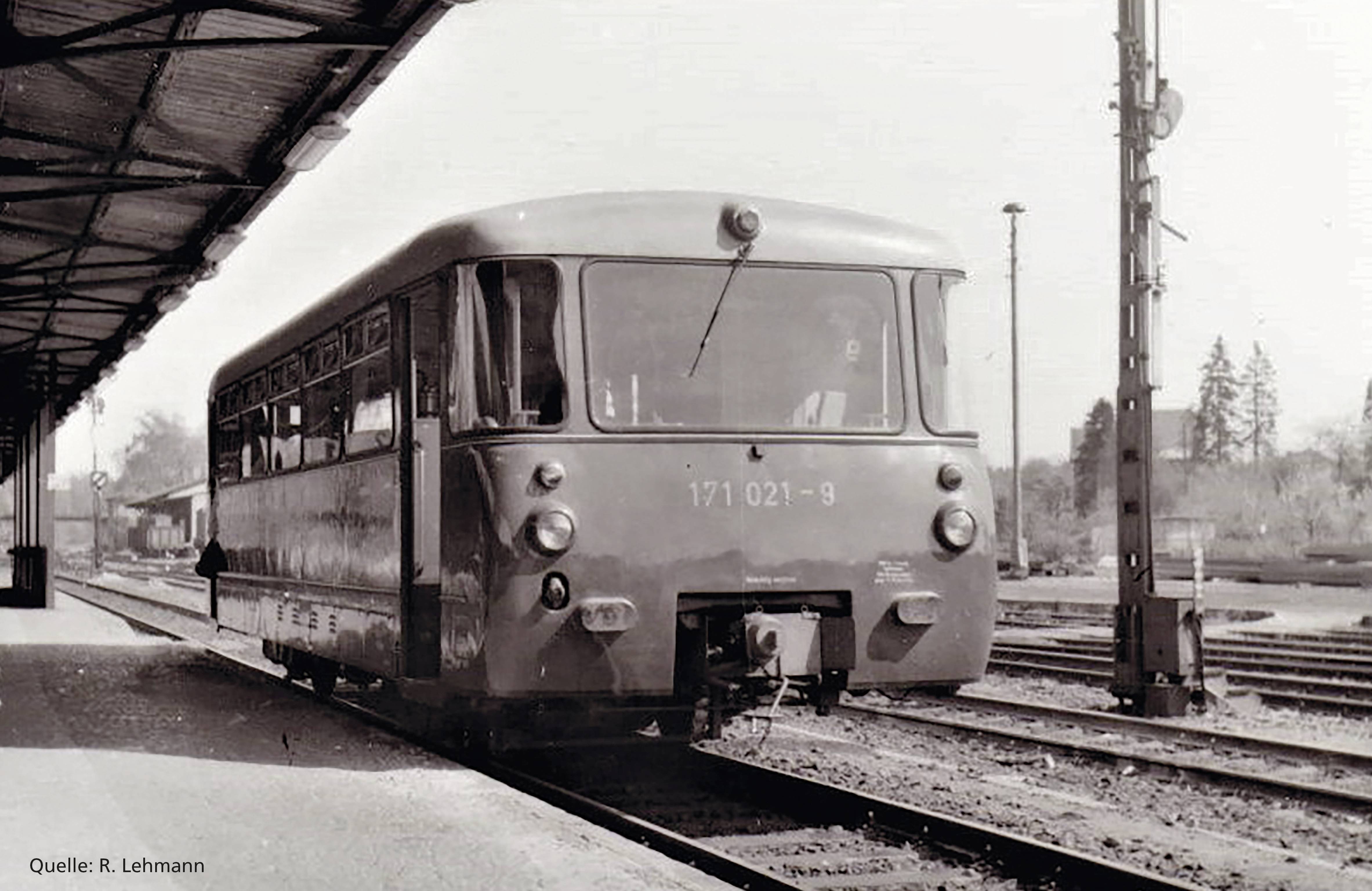 Piko H0 52887 H0 2er-Set Dieseltriebwagen BR 171 "Ferkeltaxen" der DR