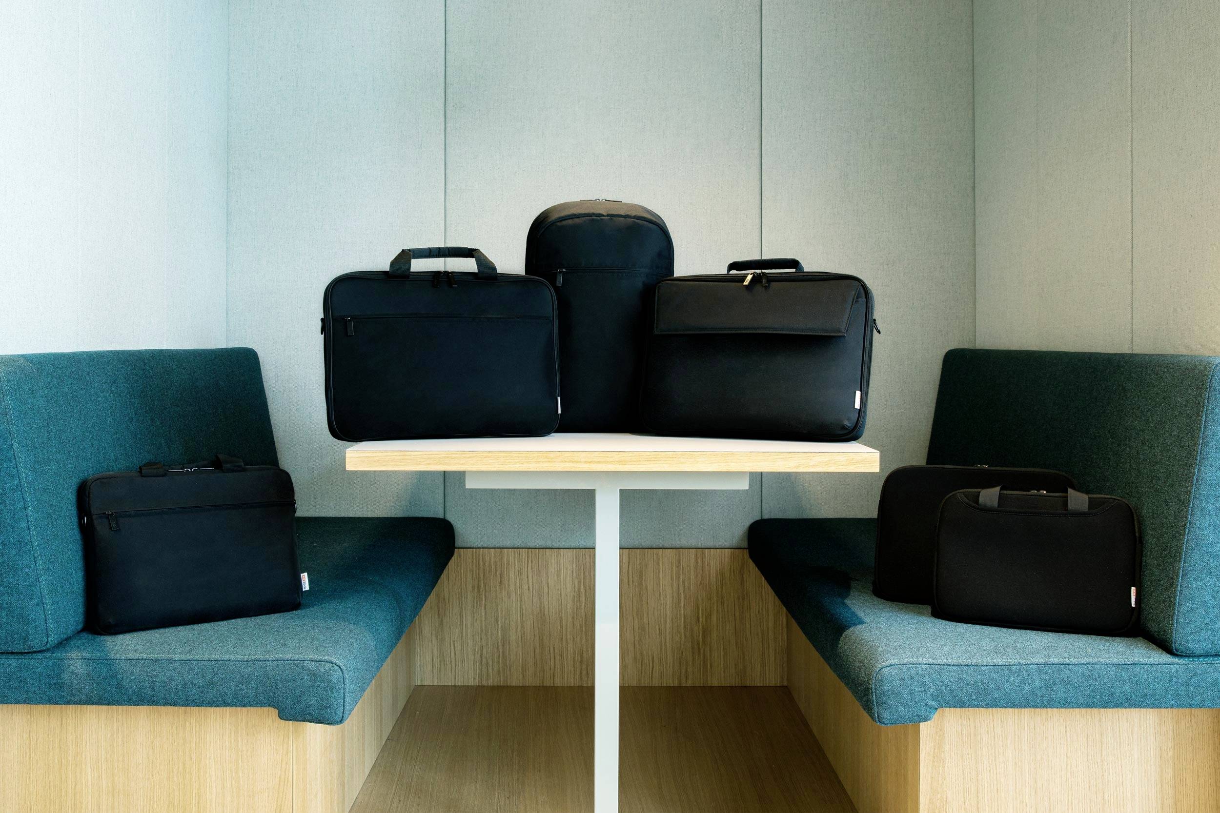 Dicota Notebook Tasche BASE XX Slim Passend für maximal: 35,8 cm (14,1") Schwarz