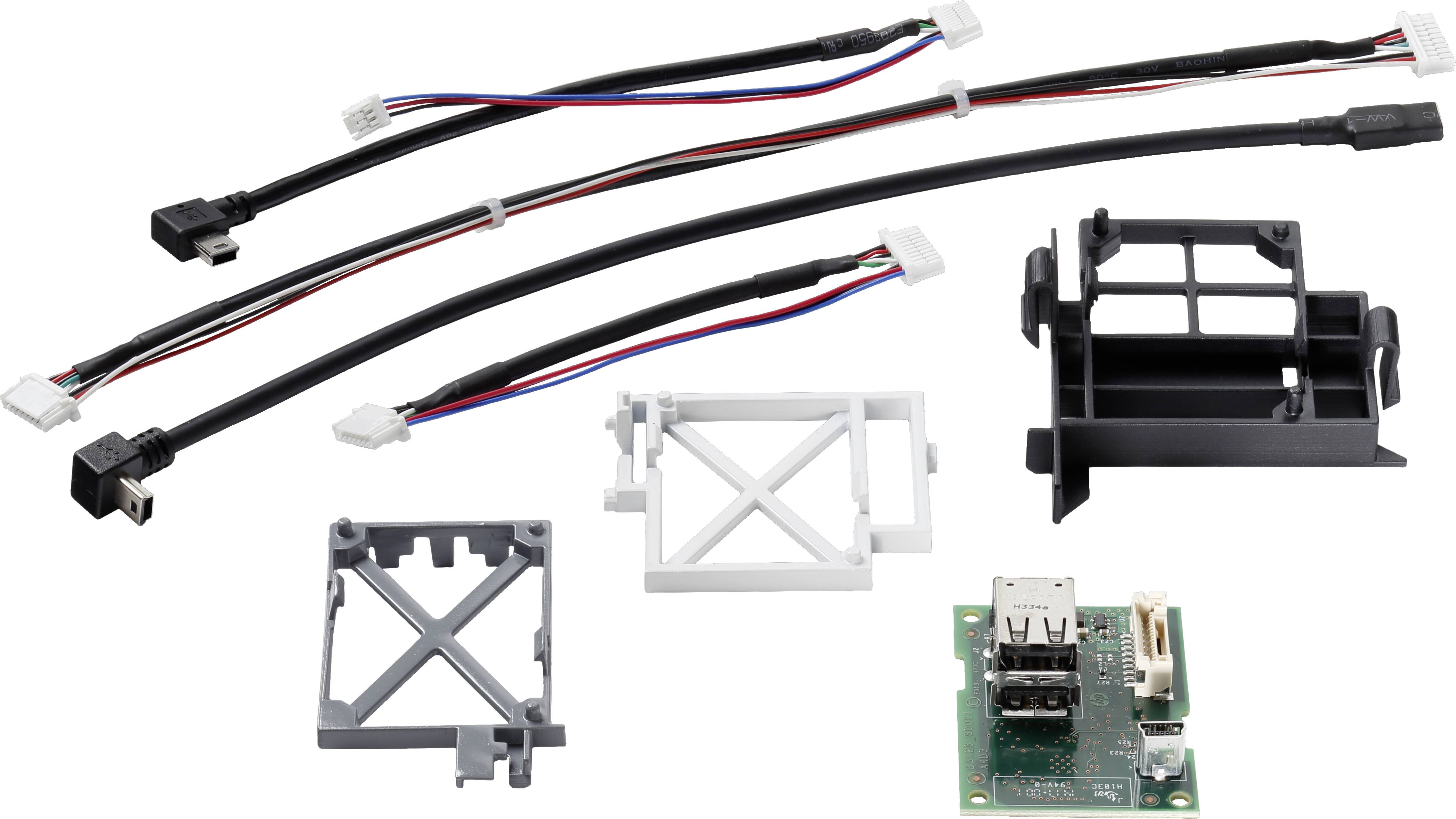 Verschiedene Kabel, Halterungen und eine kleine elektronische Platine, die wahrscheinlich für Hardwareverbindungen verwendet werden.