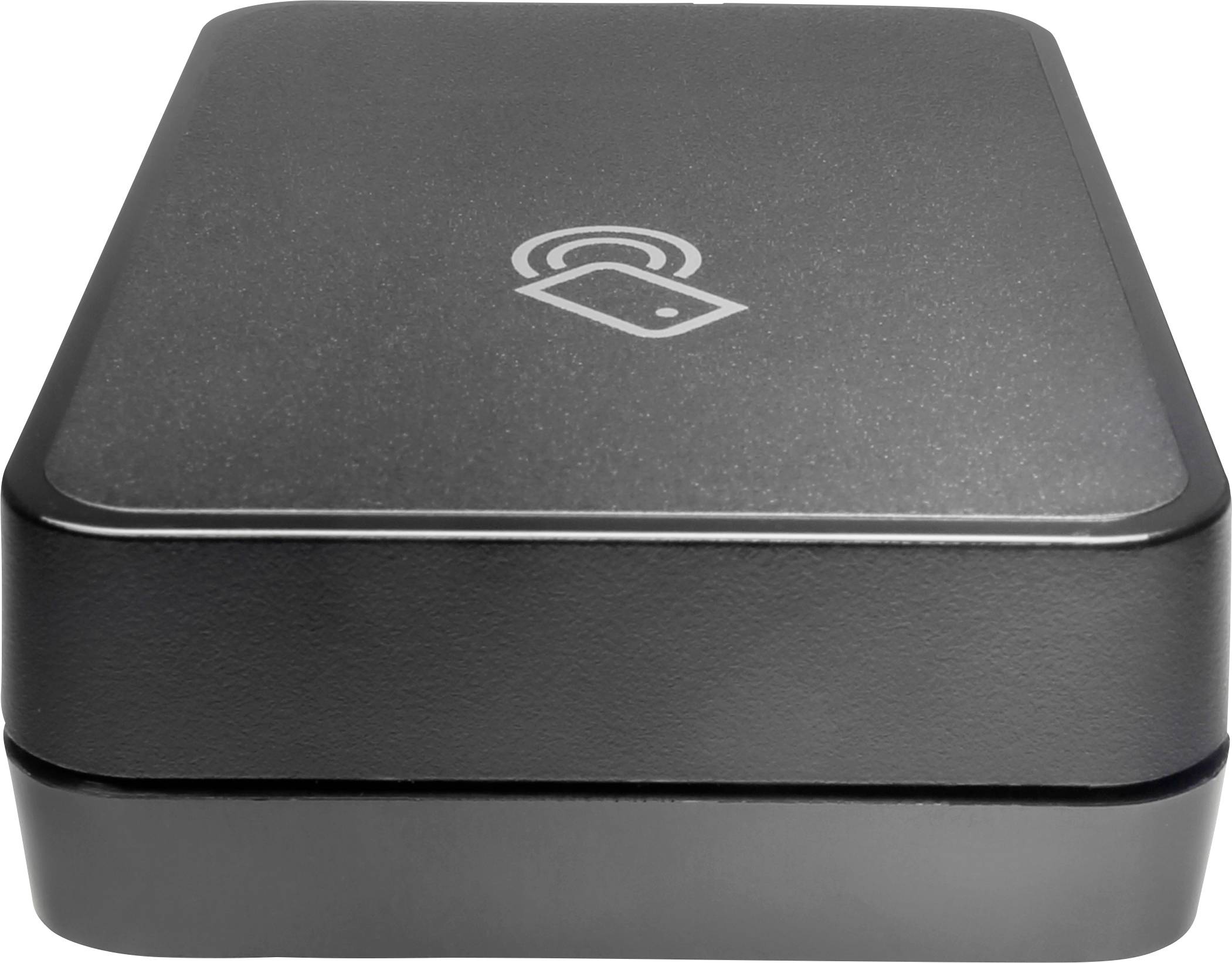 Schwarzes NFC-Lesegerät in rechteckiger Form, symbolisiert durch ein NFC-Logo auf der Oberseite. Geeignet für kontaktloses Lesen.