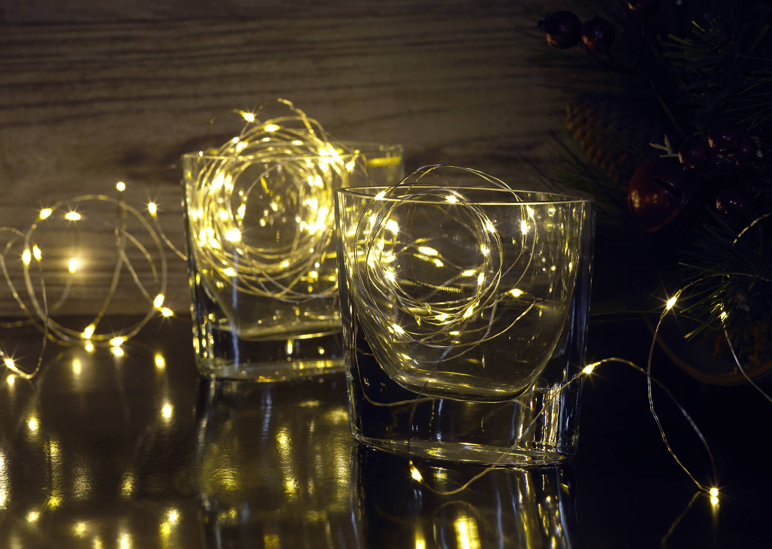 Sygonix SY-4722038 Mini-Lichterkette Innen/Außen batteriebetrieben Anzahl Leuchtmittel 50 LED Warmweiß Beleuchtete Länge: 4.9m