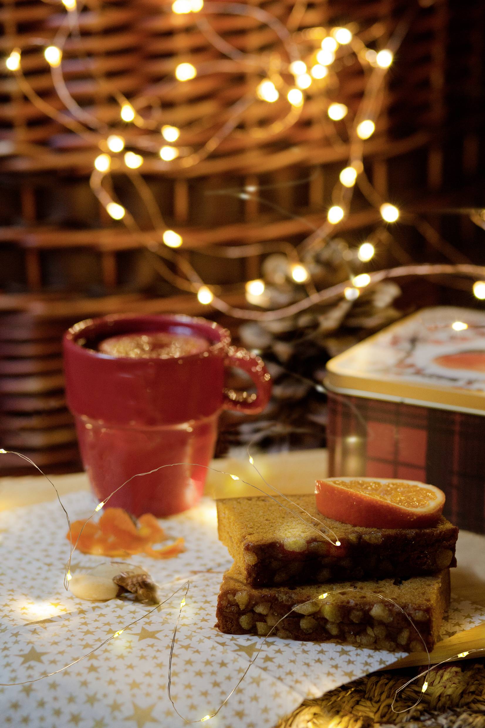 Sygonix SY-4722038 Mini-Lichterkette Innen/Außen batteriebetrieben Anzahl Leuchtmittel 50 LED Warmweiß Beleuchtete Länge: 4.9m