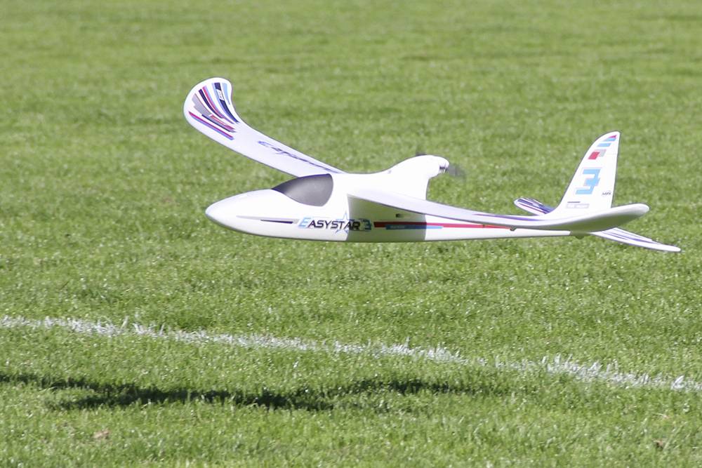 Multiplex RTF Easy Star 3 Mode 2/4 Weiß RC Einsteiger Modellflugzeug RtF 1366mm