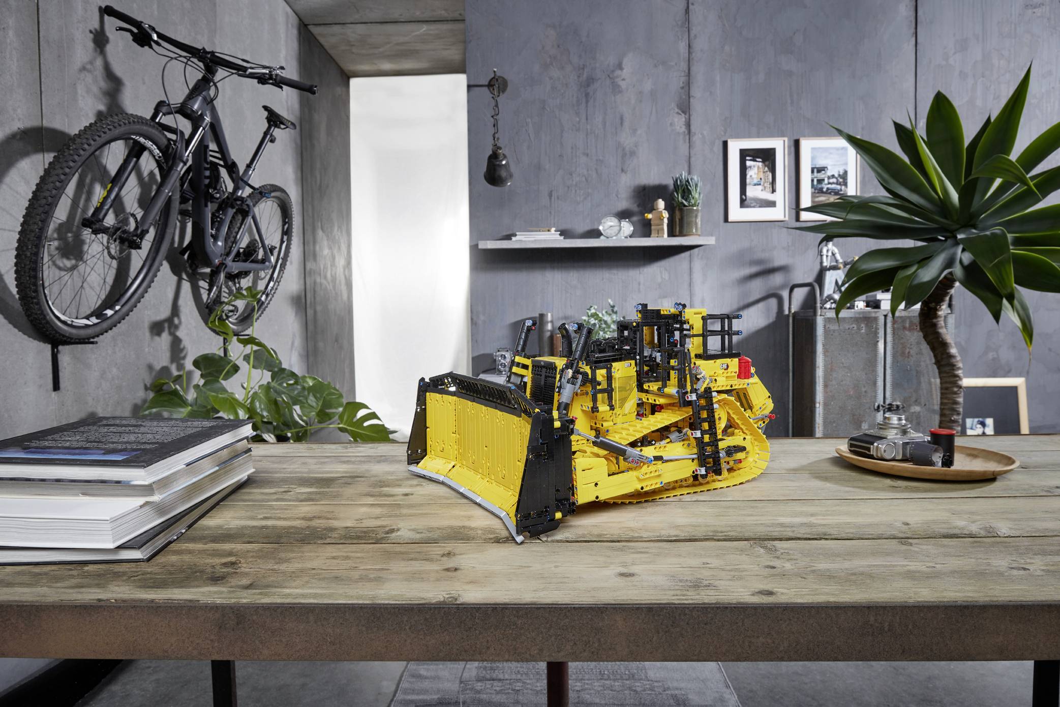 42131 LEGO® TECHNIC Appgesteuerter Cat® D11 Bulldozer