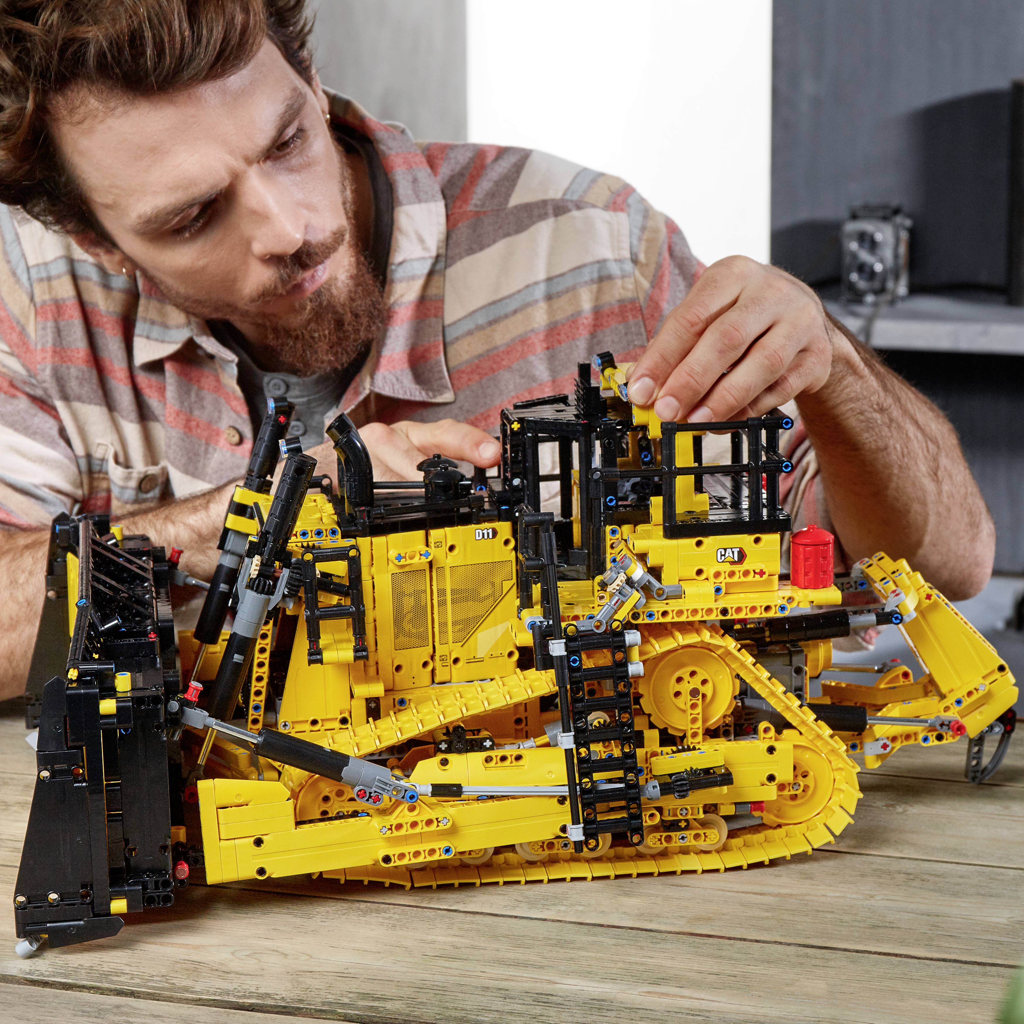 42131 LEGO® TECHNIC Appgesteuerter Cat® D11 Bulldozer