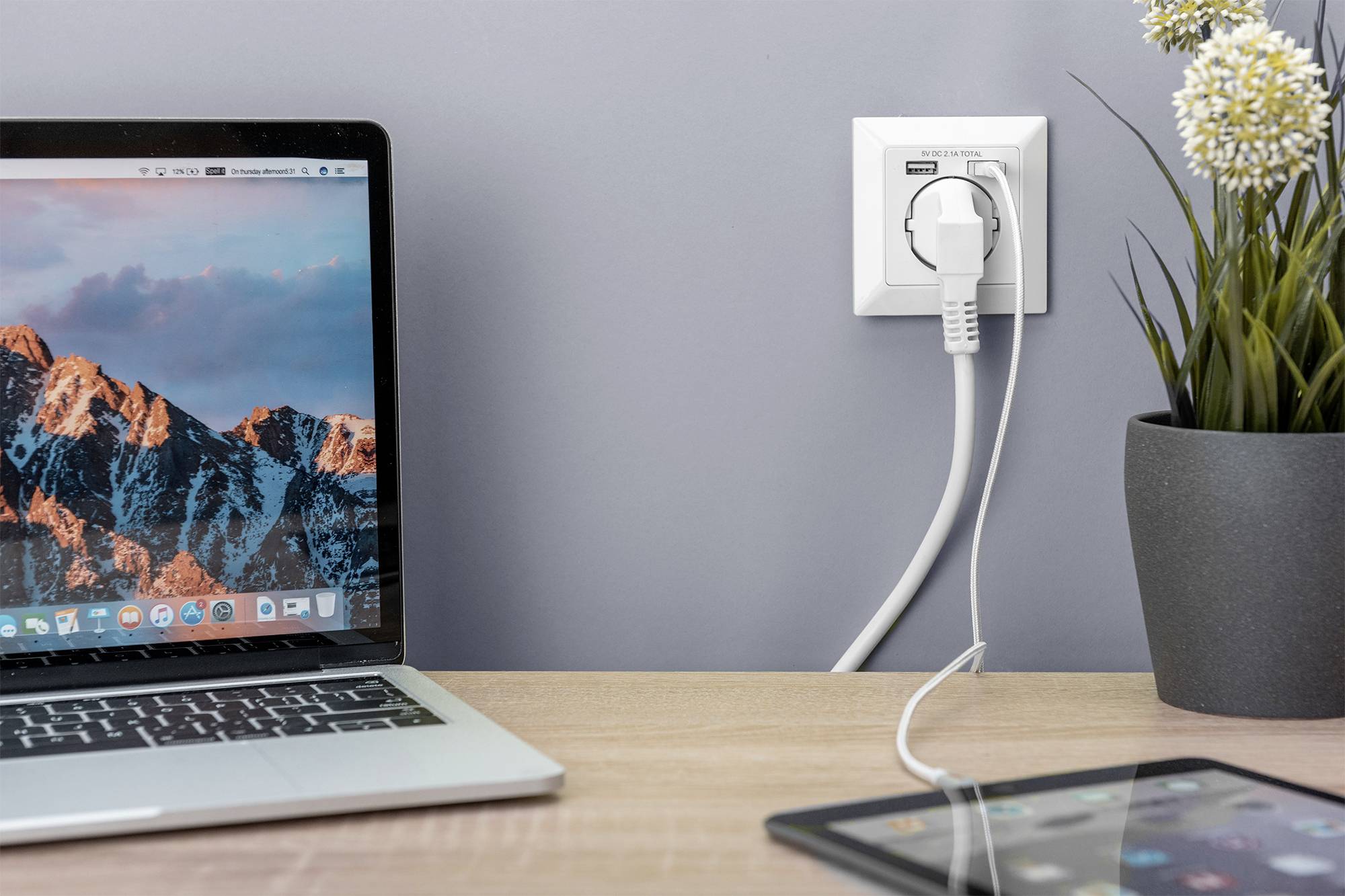 Digitus DA-70613 Unterputz-Steckdose mit USB Weiß