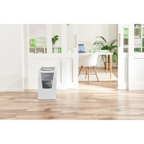 Leitz IQ Autofeed Office 150 P4 Aktenvernichter 150 Blatt Partikelschnitt 4 x 30mm P-4 44l Vernichtet auch Büroklammern