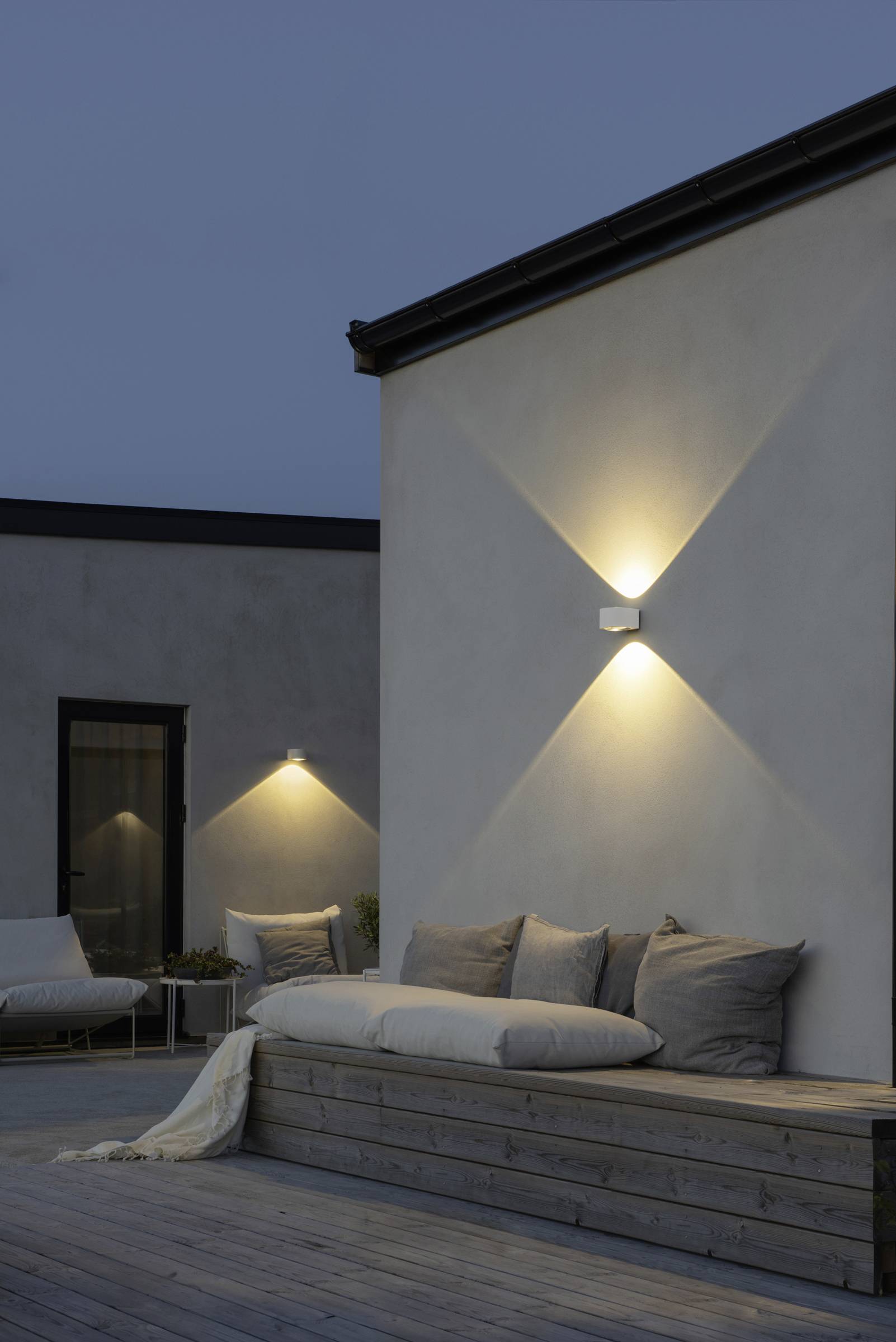 Konstsmide Gela 7881-250 Außenwandleuchte, Wandleuchte EEK: F (A - G) 6W Weiß