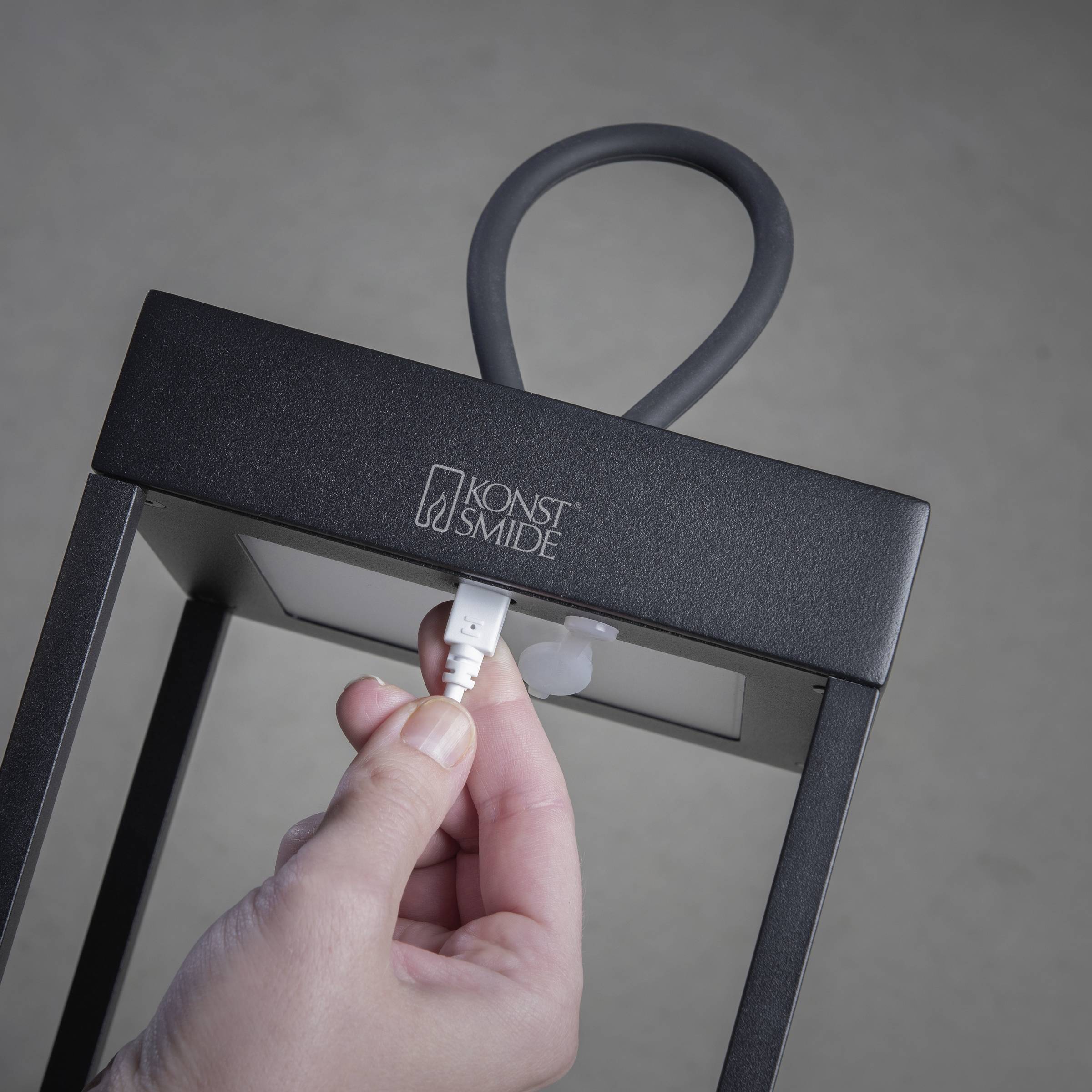 Konstsmide 7811-750 Ravello Außen-Dekobeleuchtung, LED-Dekoleuchte, LED-Laterne, USB-Leuchte LED LED fest eingebaut 2.2W Schwarz