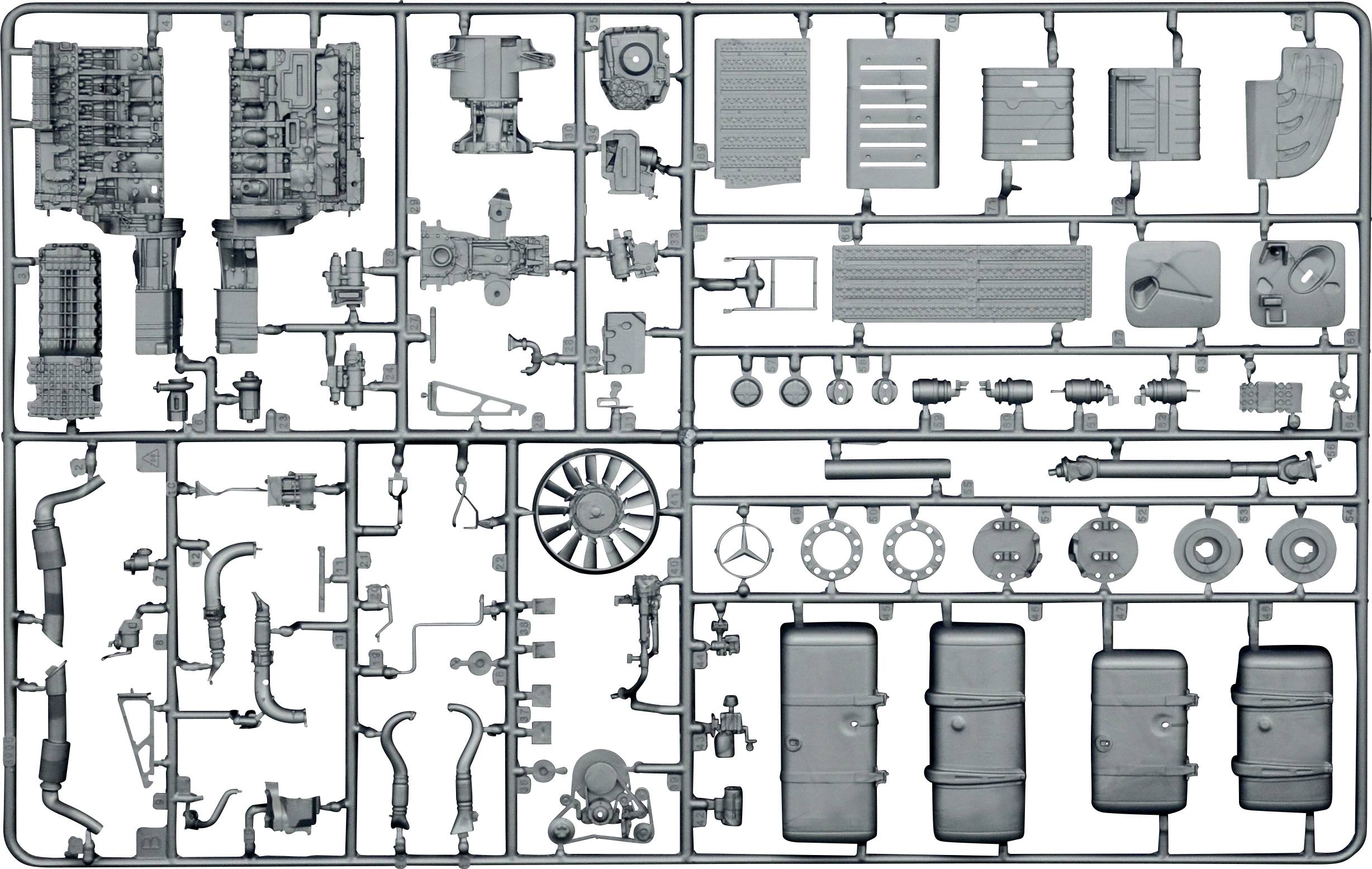 Italeri 3935 MB Actros MP4 Show GigaSpace Truckmodell Bausatz 1:24