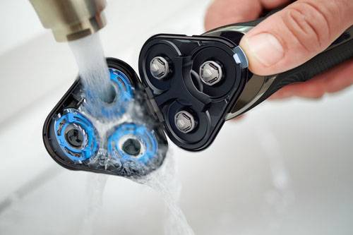 Philips S6650/48 Rotationsrasierer Schwarz/Blau