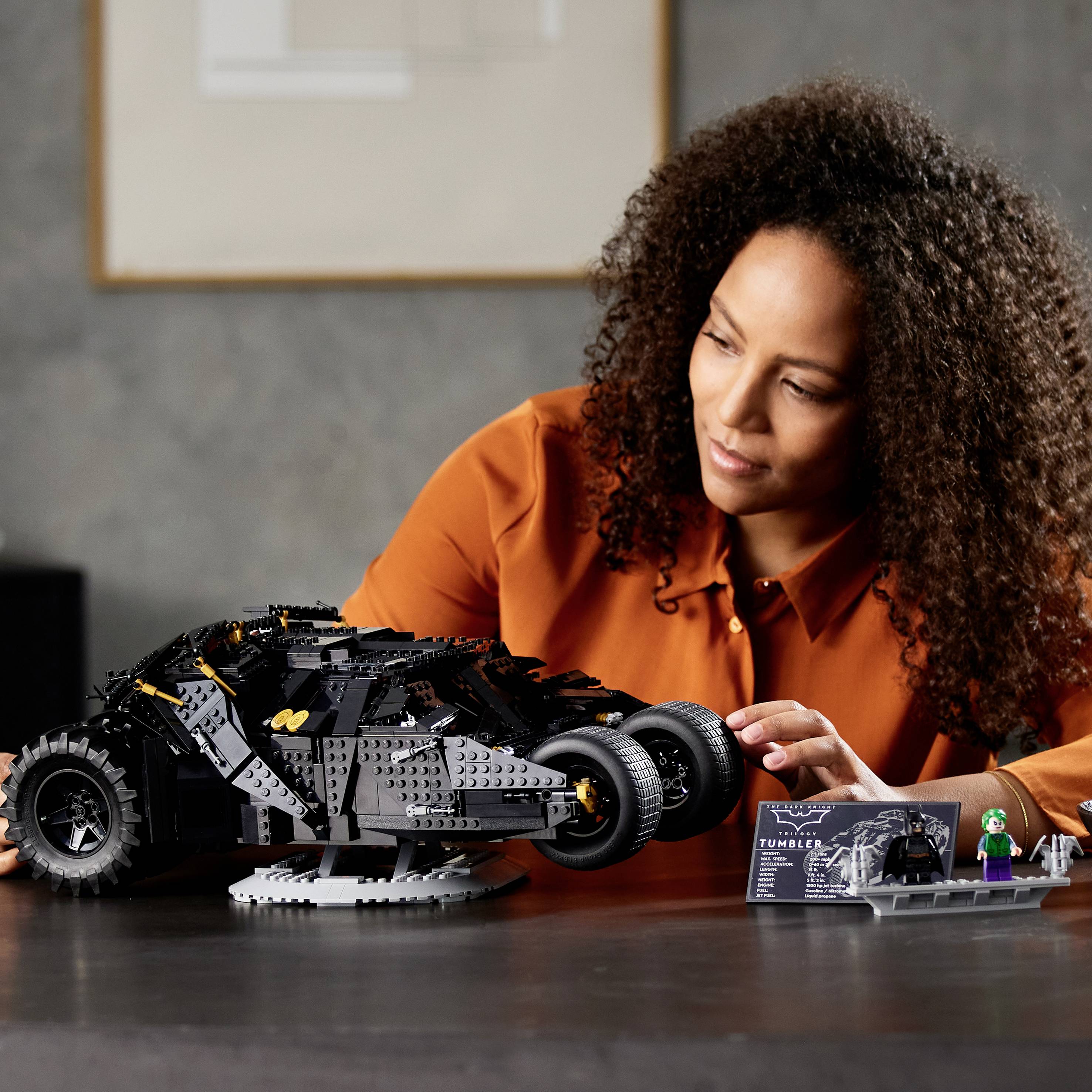 76240 LEGO® DC COMICS SUPER HEROES Batmobile™ Tumbler