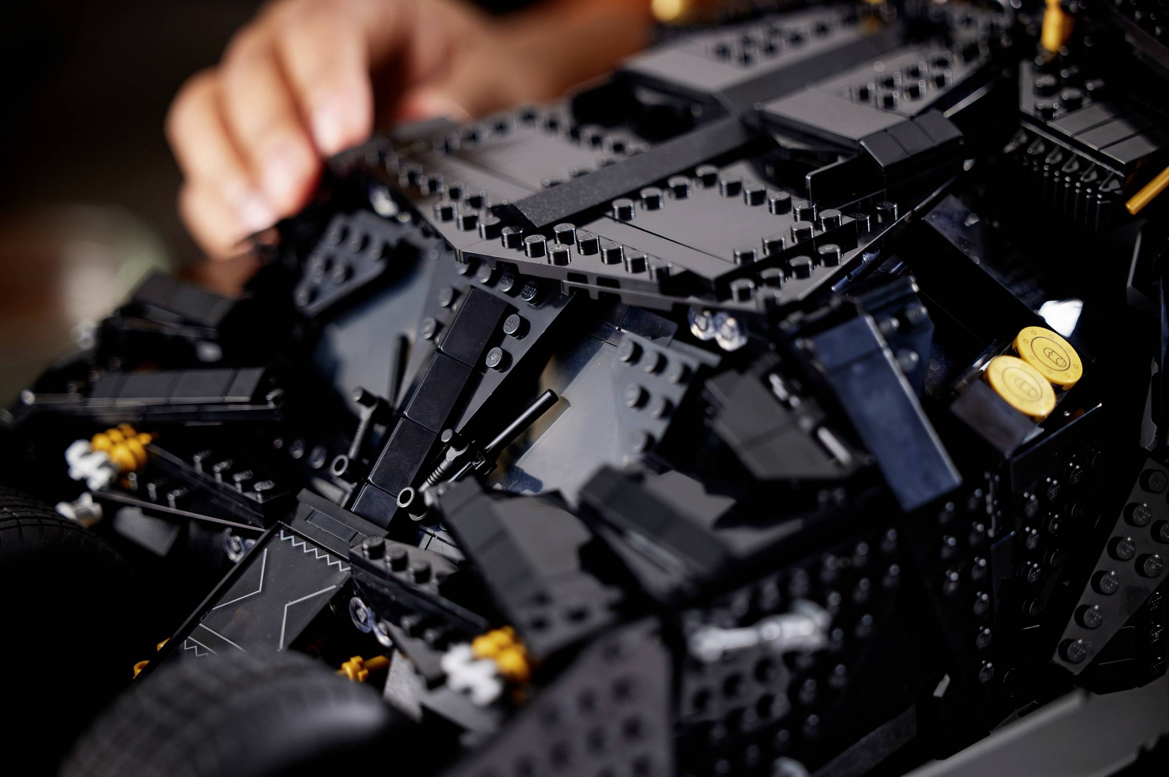 76240 LEGO® DC COMICS SUPER HEROES Batmobile™ Tumbler