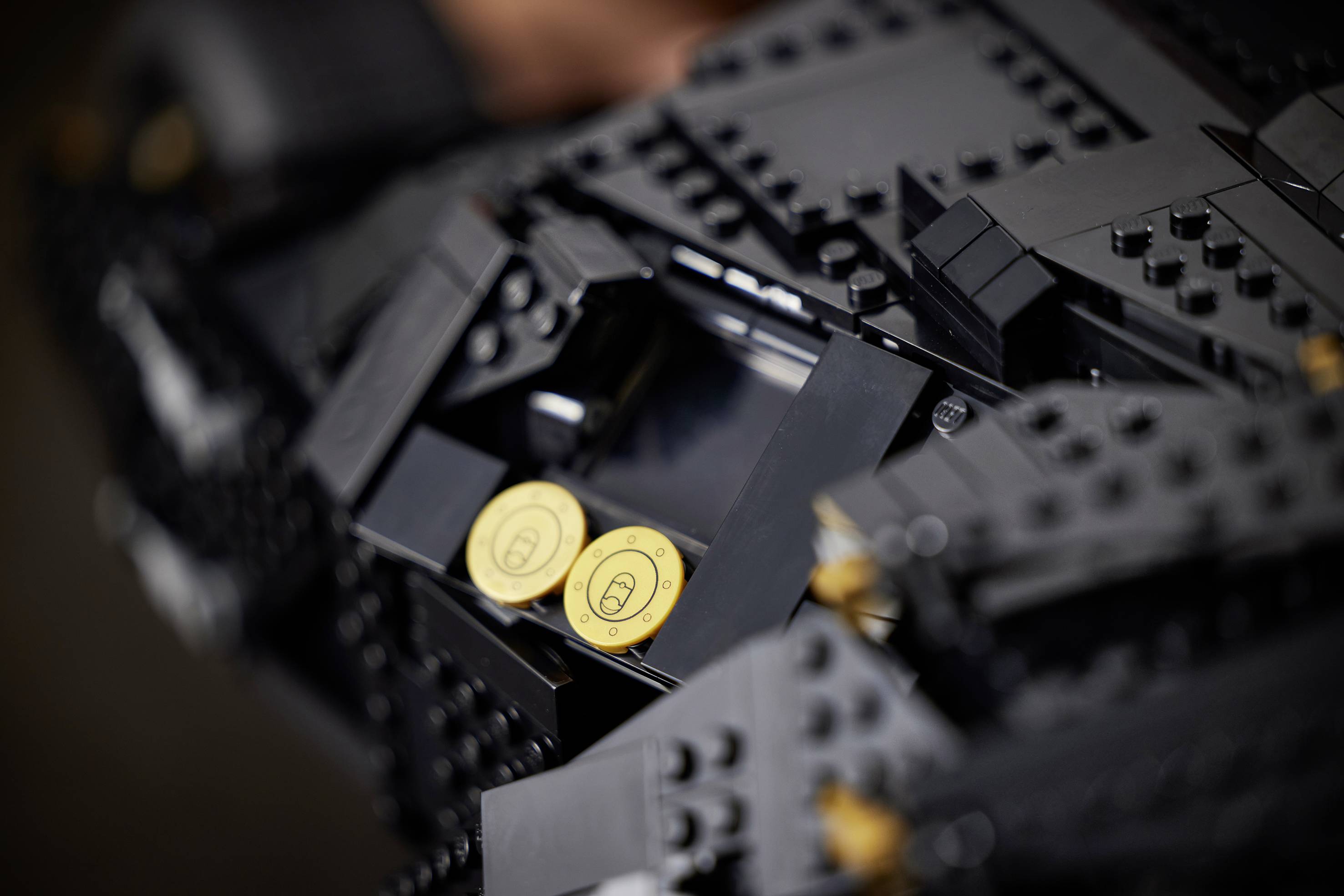 76240 LEGO® DC COMICS SUPER HEROES Batmobile™ Tumbler